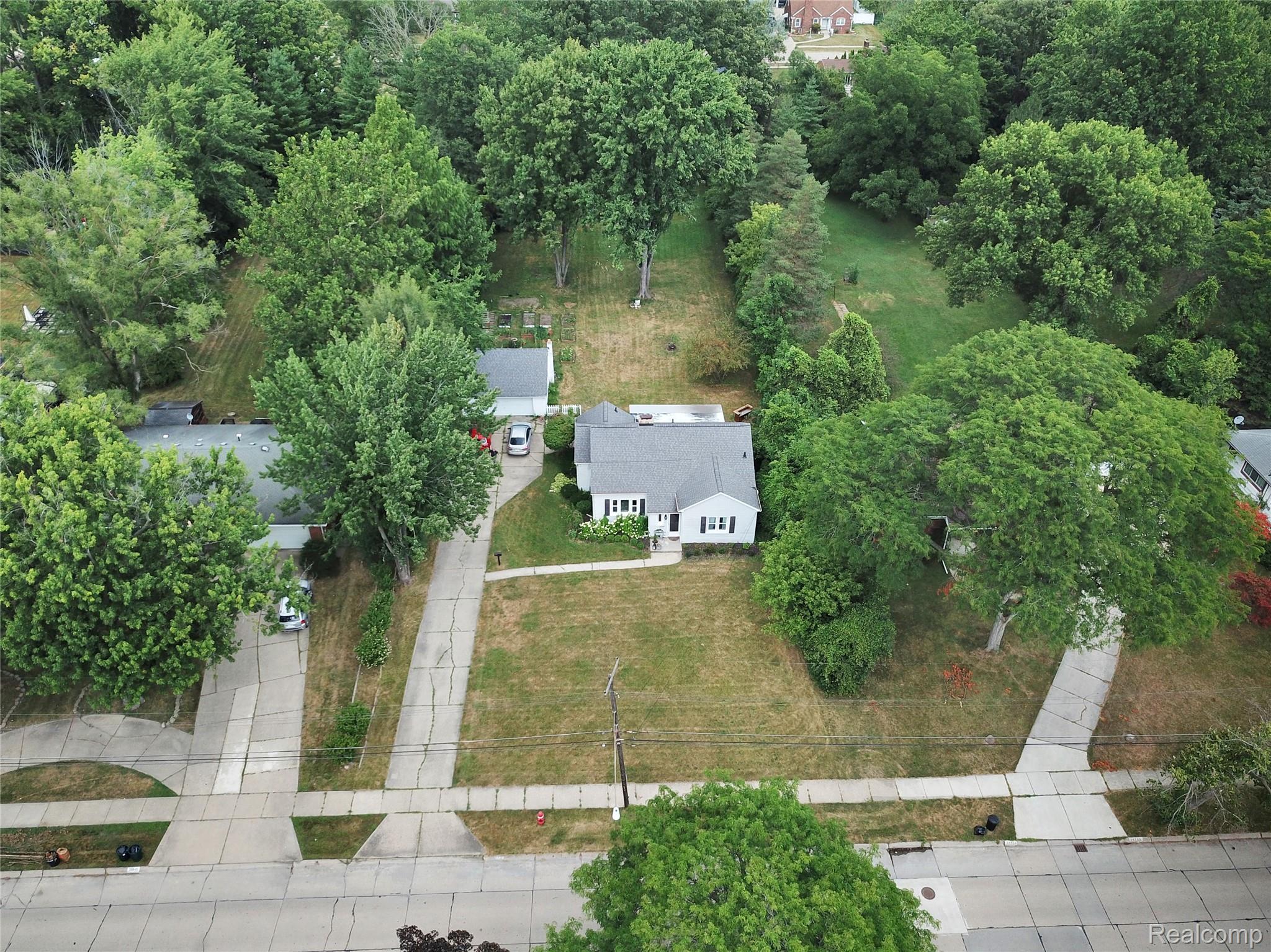 20215 W Eastwood Drive Property Photo 35