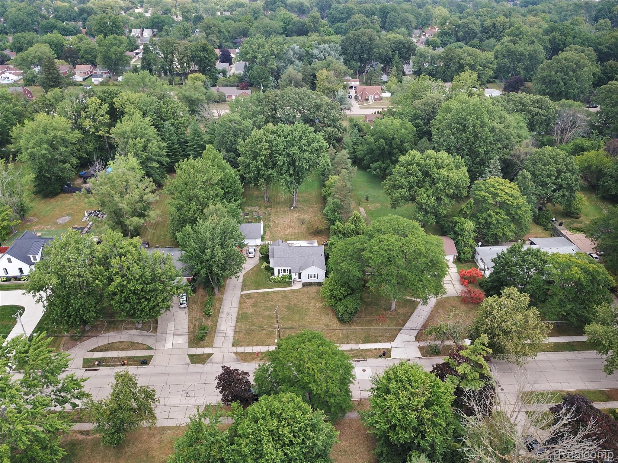20215 W Eastwood Drive Property Photo 37