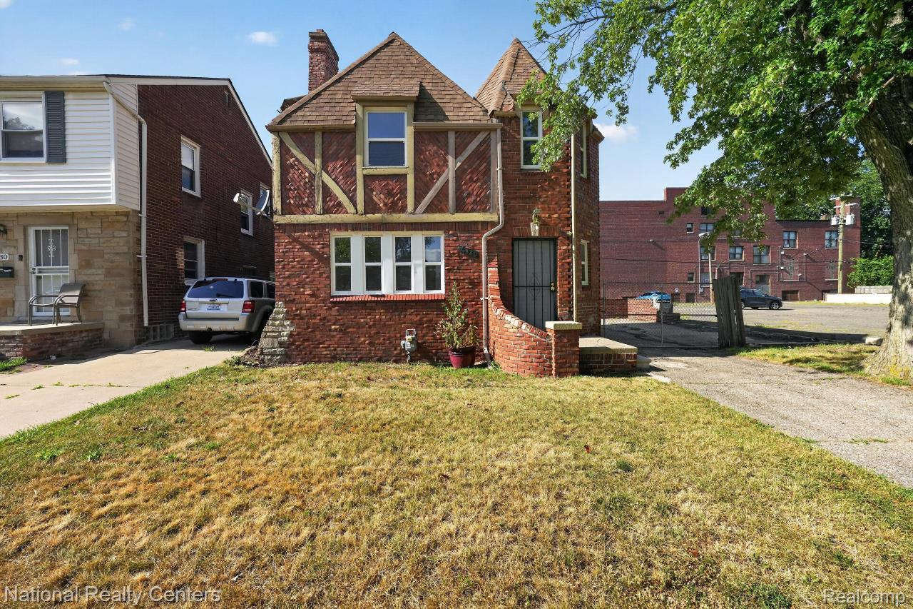 6420 London Street Property Photo 1