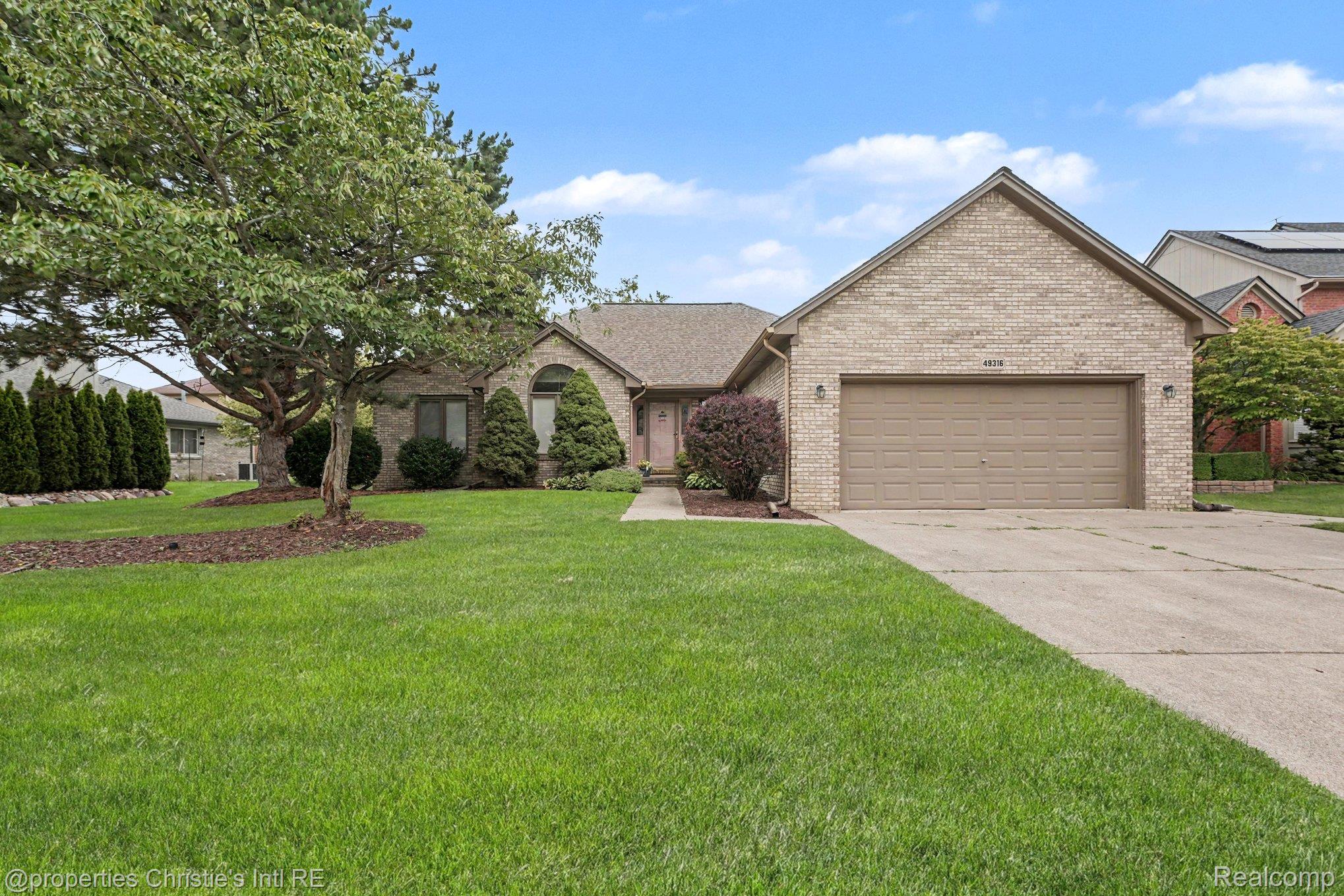 49316 Deerfield Park Property Photo 2