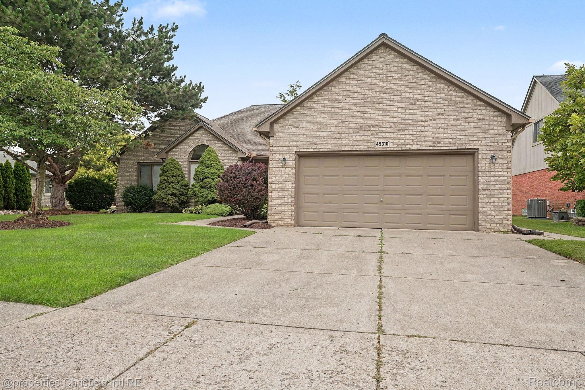 49316 Deerfield Park Property Photo 4