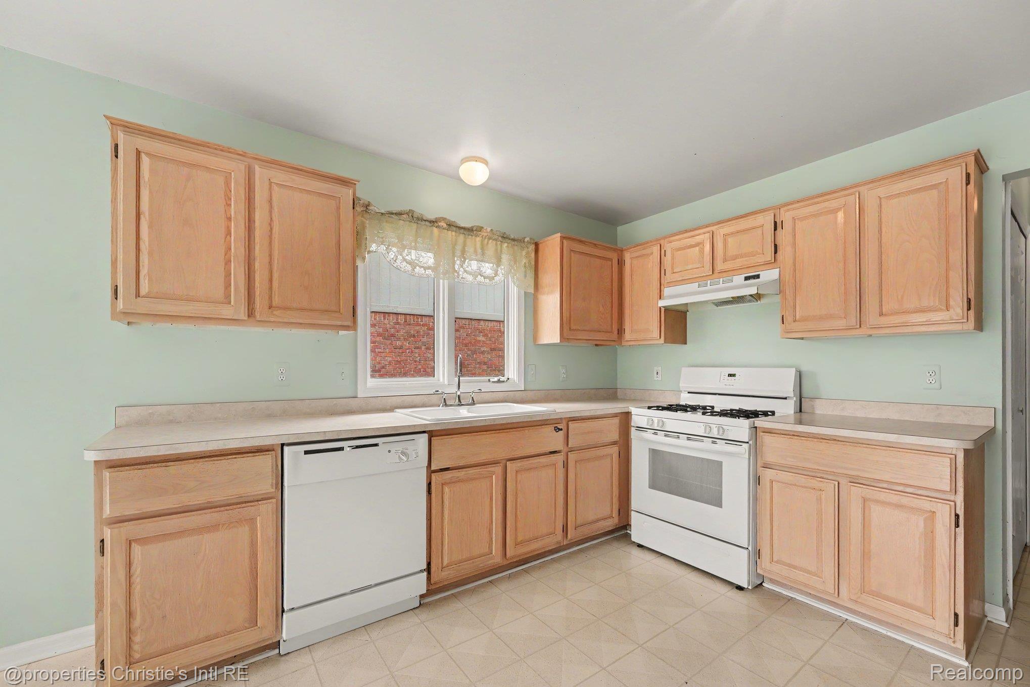 49316 Deerfield Park Property Photo 15