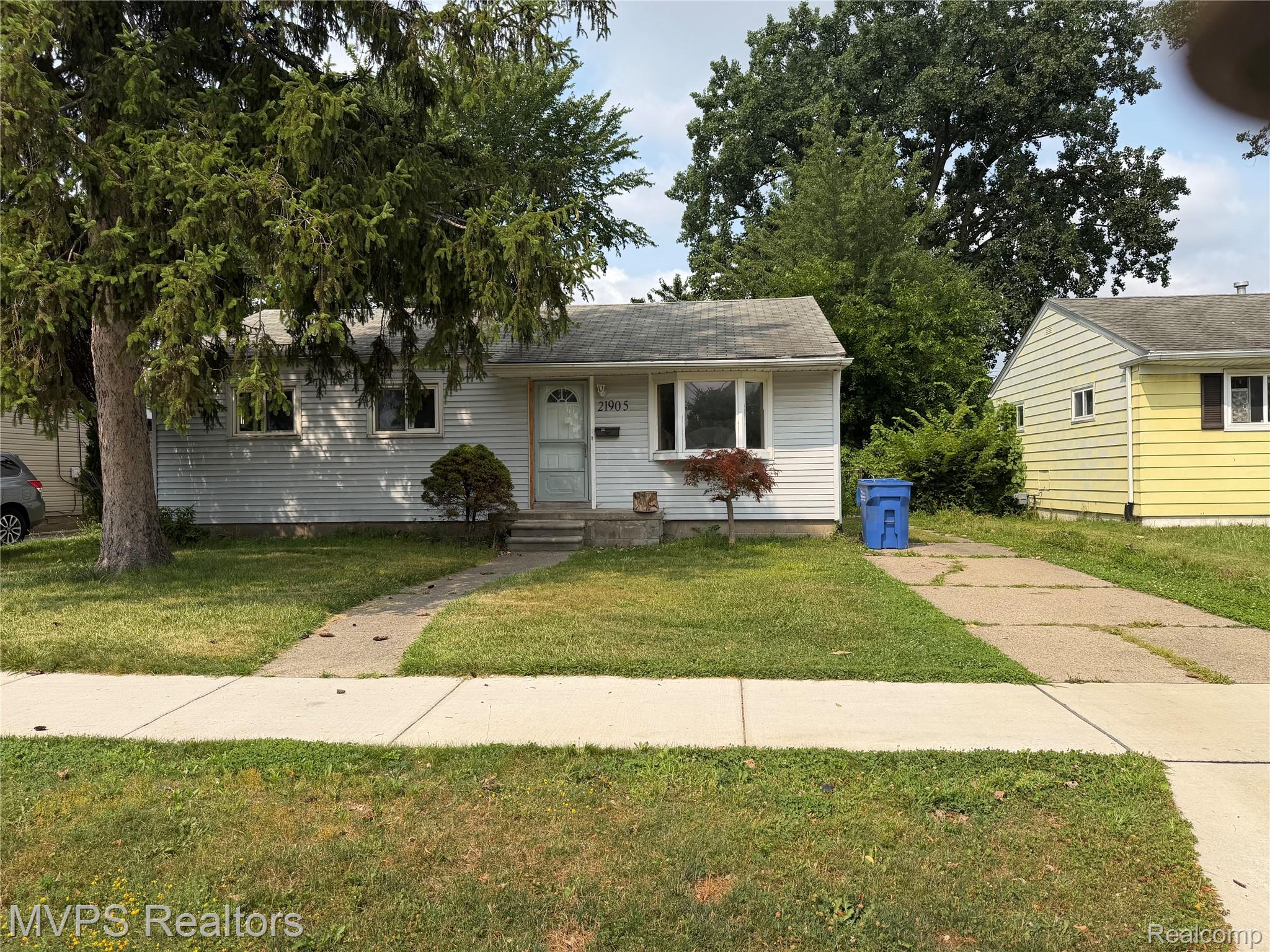 21905 Ira Boulevard Property Photo 1