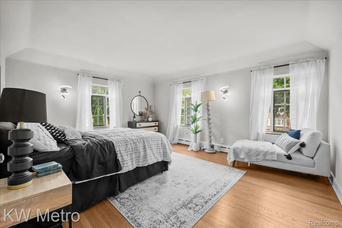 14554 Woodmont Avenue Property Photo 20