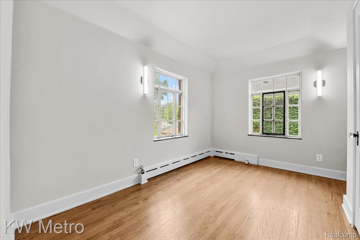 14554 Woodmont Avenue Property Photo 27