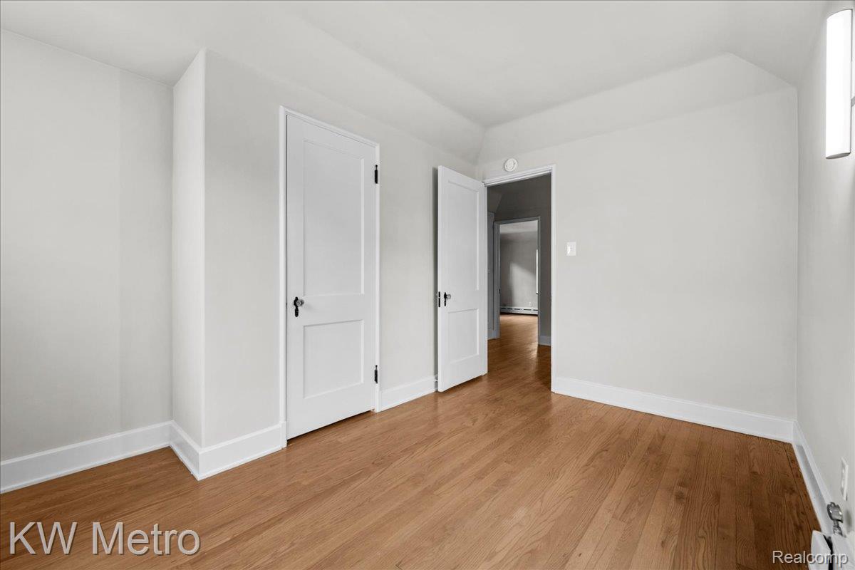 14554 Woodmont Avenue Property Photo 28