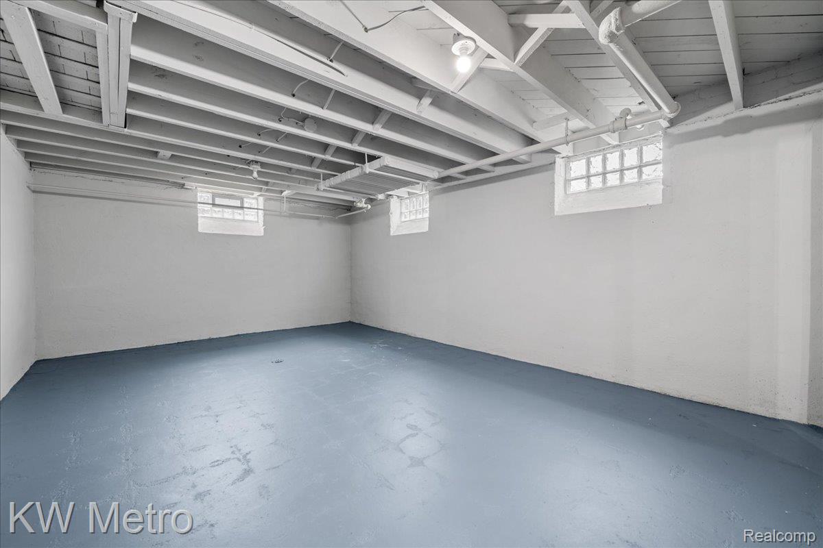 14554 Woodmont Avenue Property Photo 29