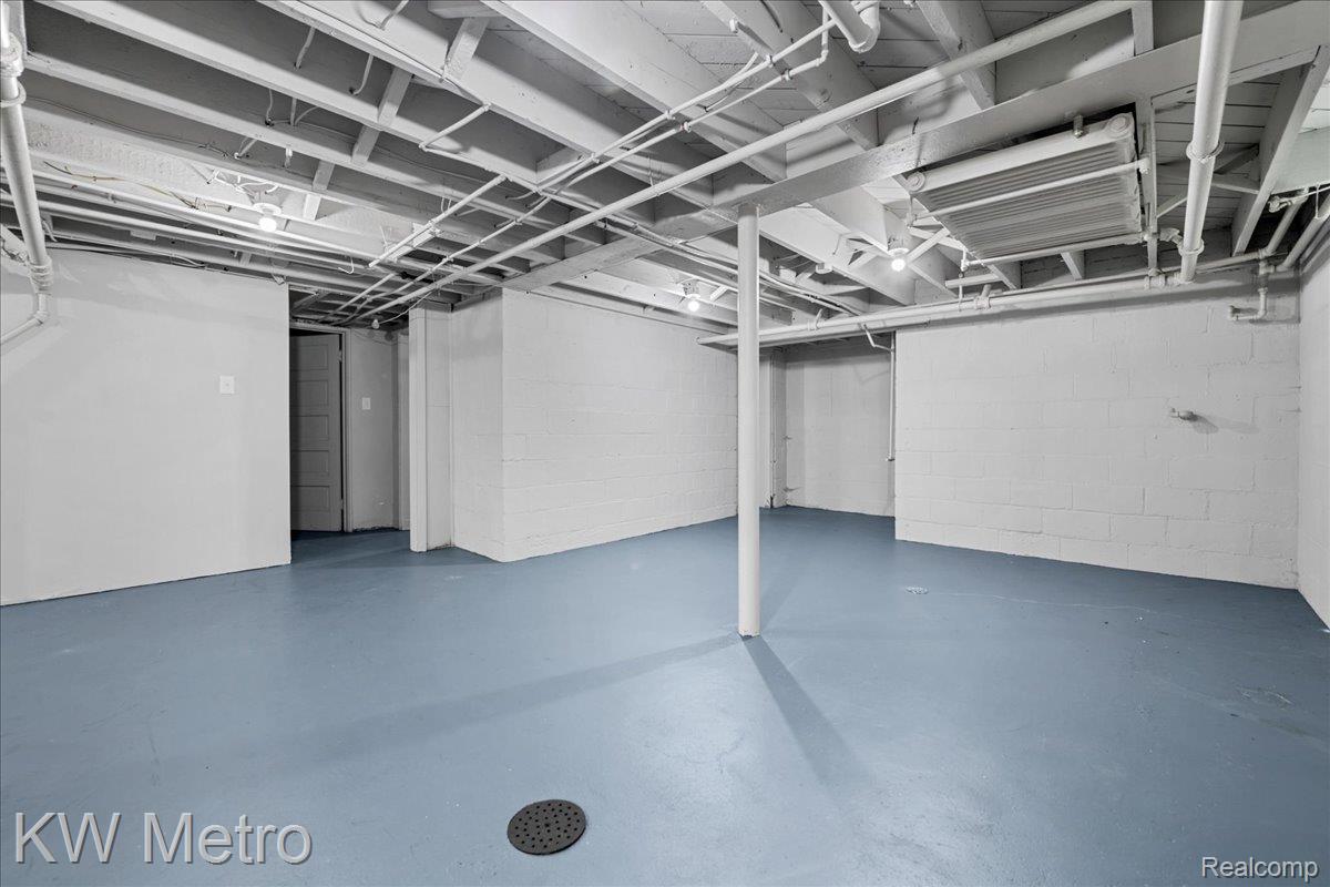 14554 Woodmont Avenue Property Photo 31