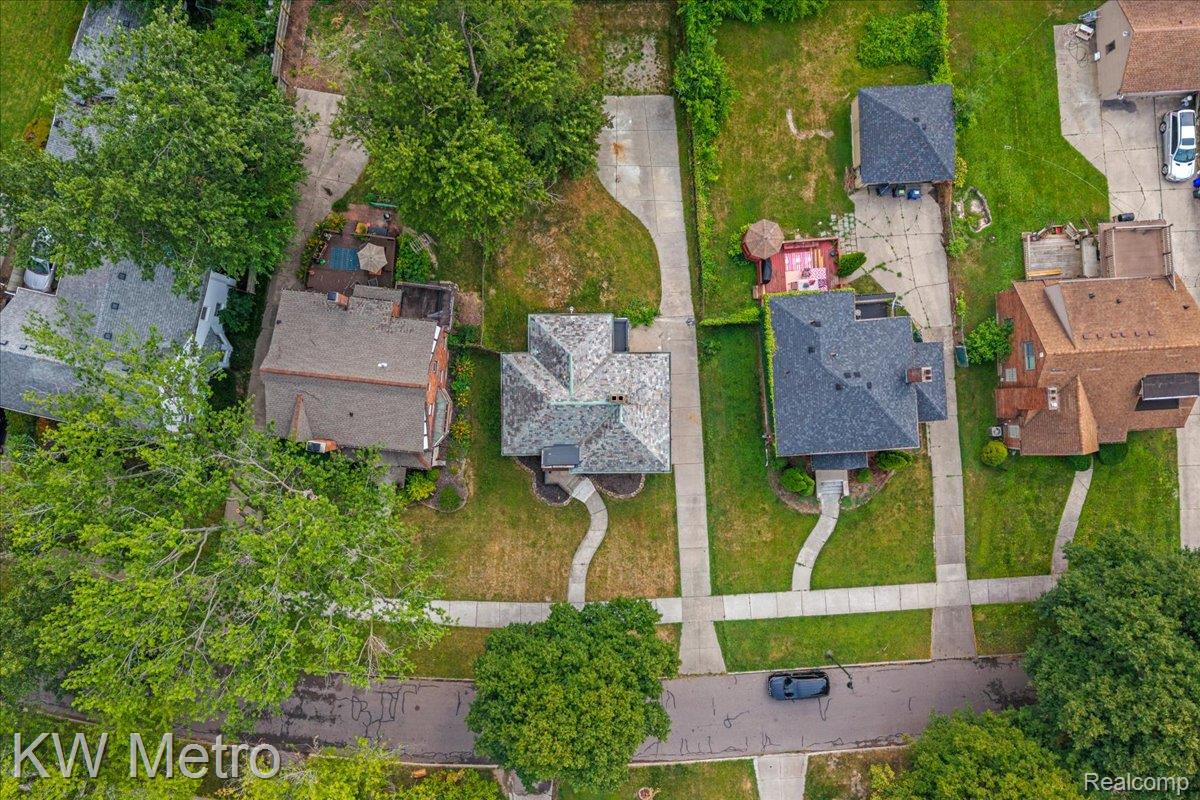 14554 Woodmont Avenue Property Photo 39