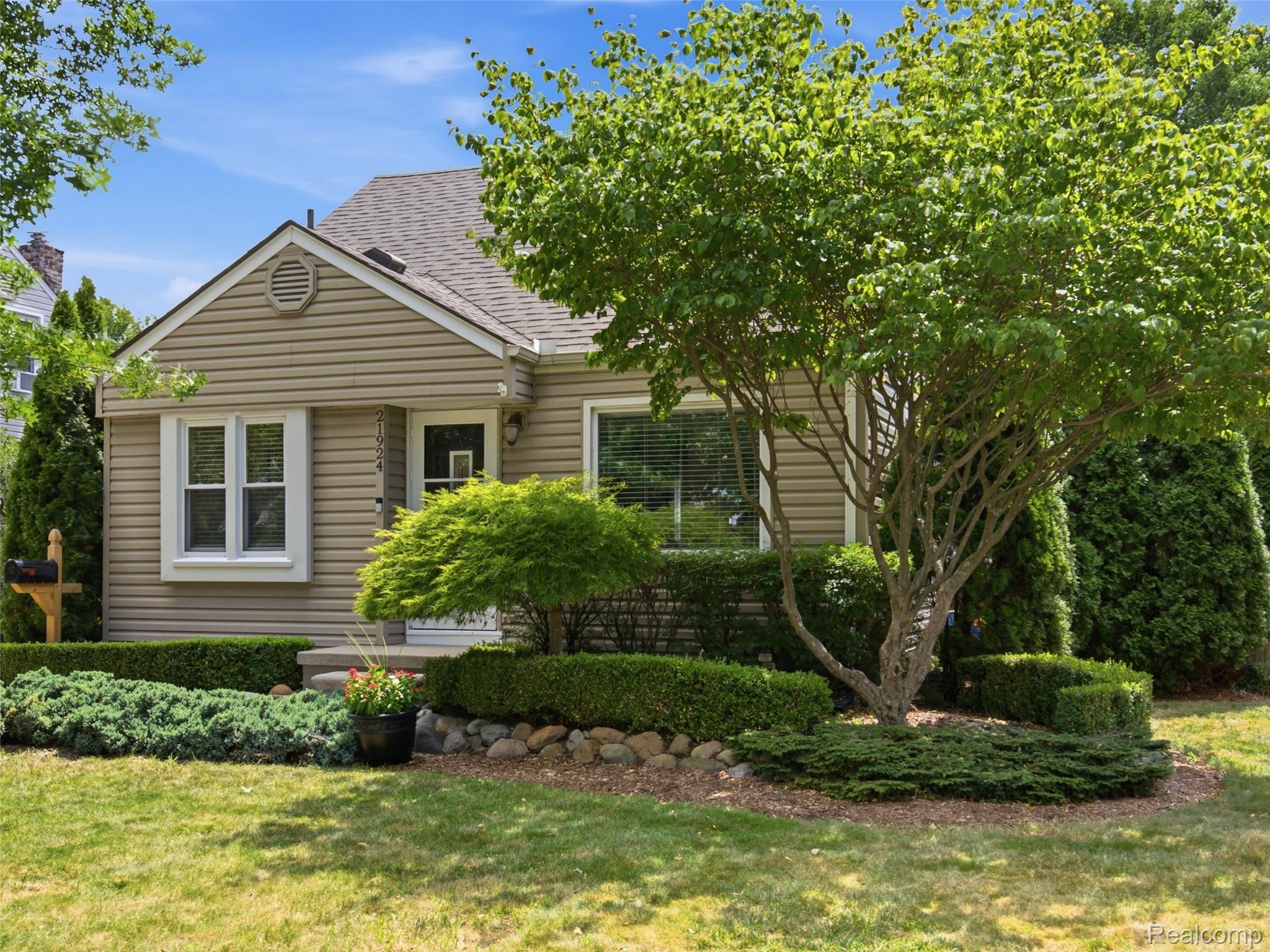 21924 Revere Street Property Photo 1