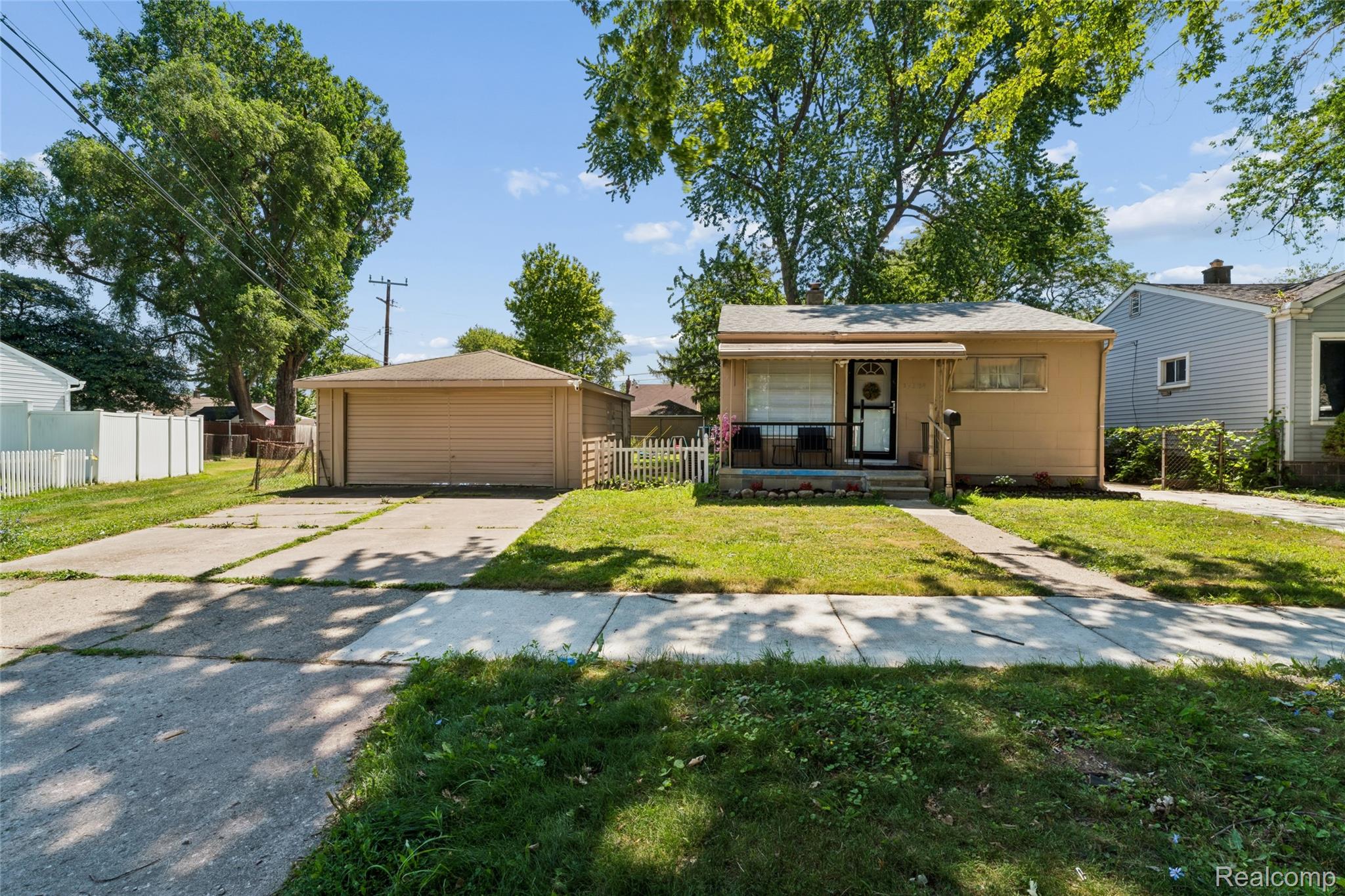 17134 Robert Street Property Photo 1