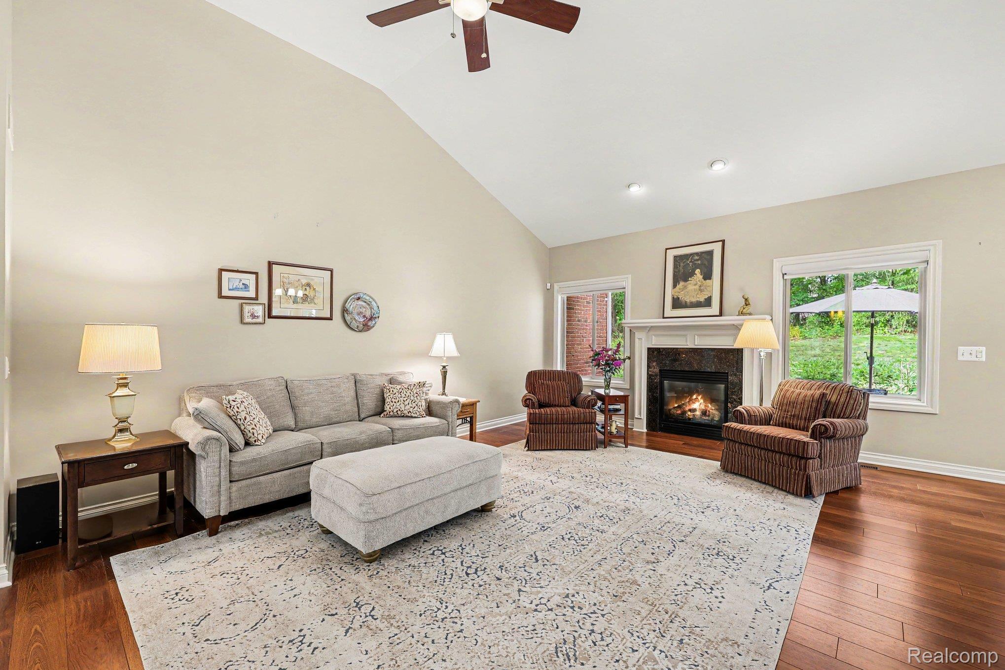 59413 Glacier Club Drive Property Photo 5