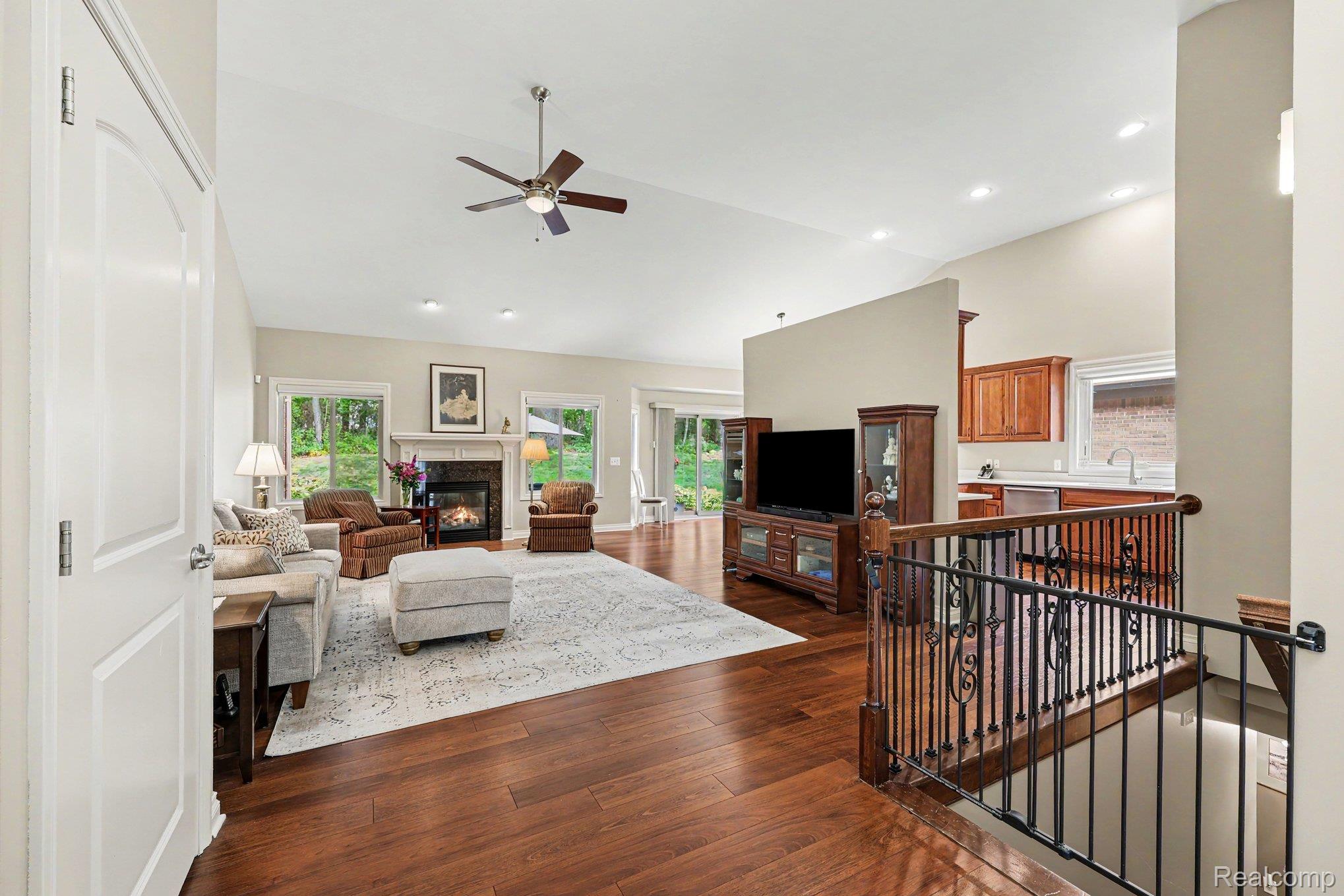 59413 Glacier Club Drive Property Photo 6
