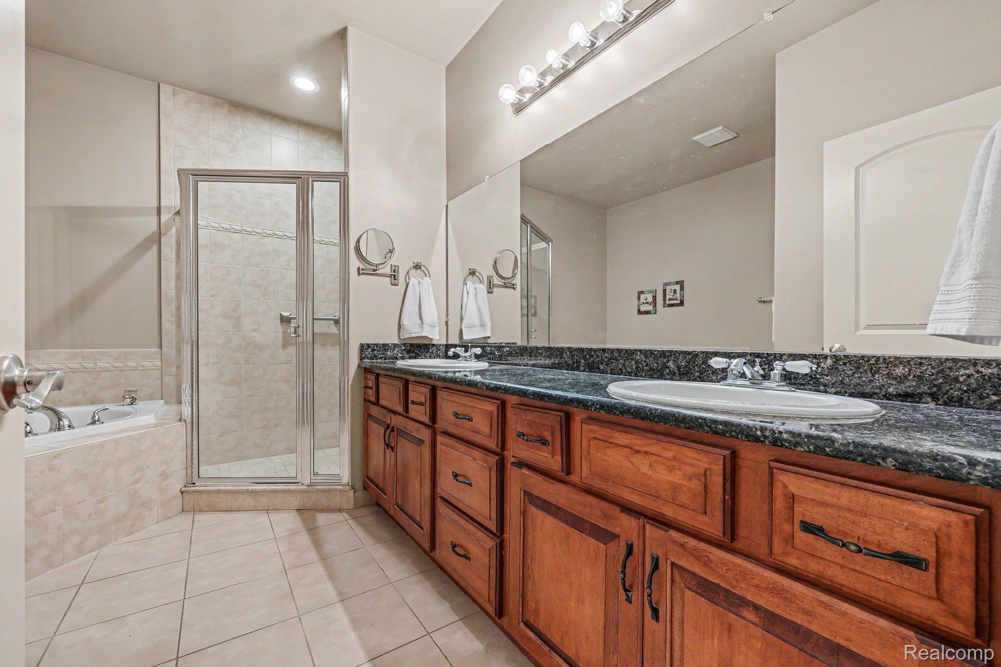 59413 Glacier Club Drive Property Photo 21