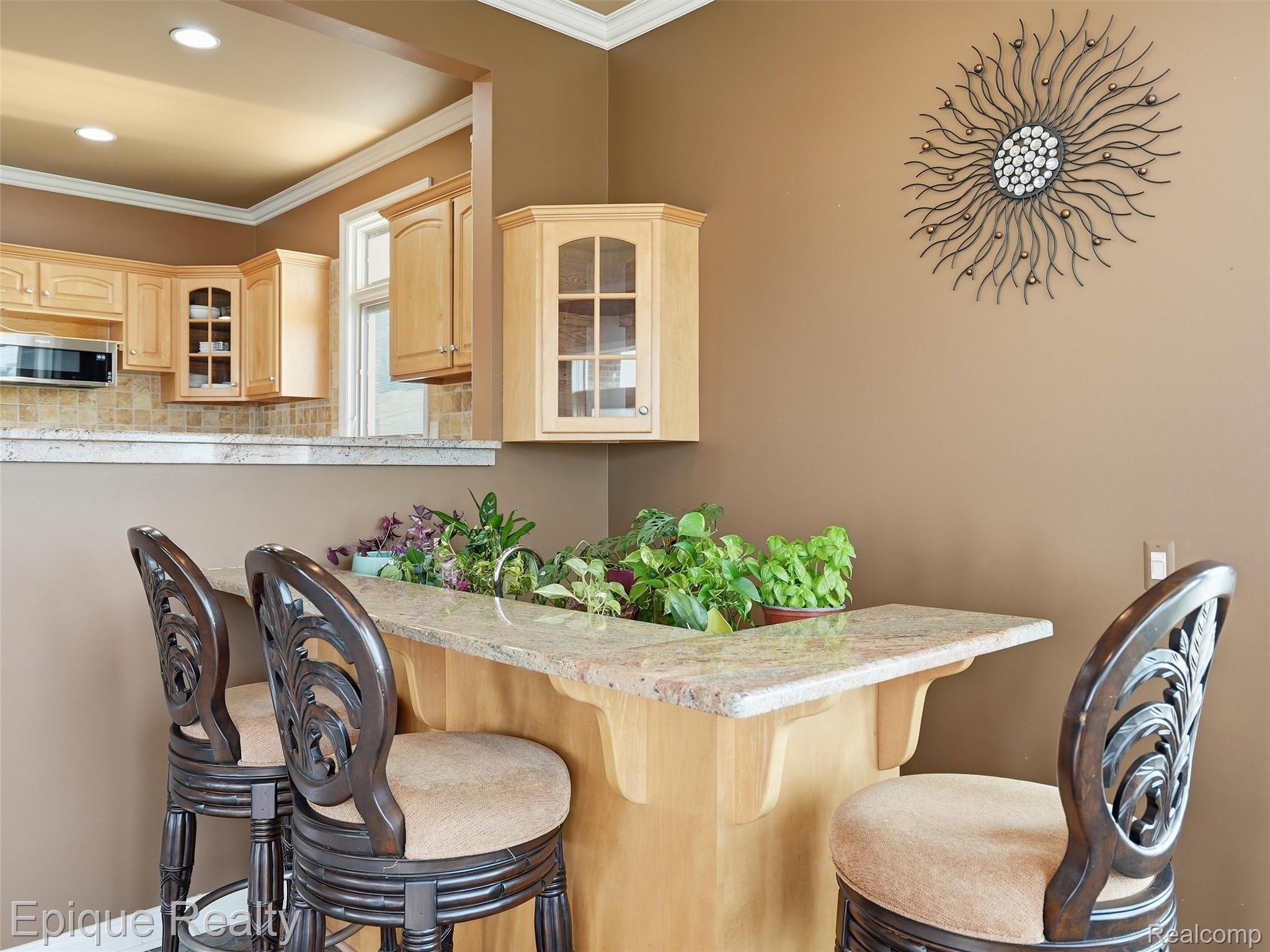 32354 N River Road Property Photo 12