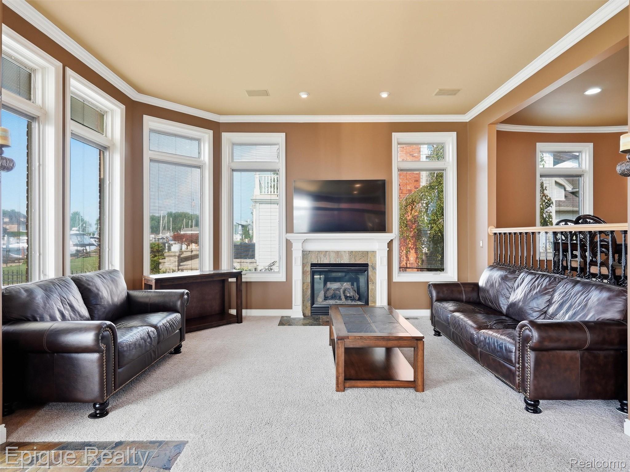 32354 N River Road Property Photo 17