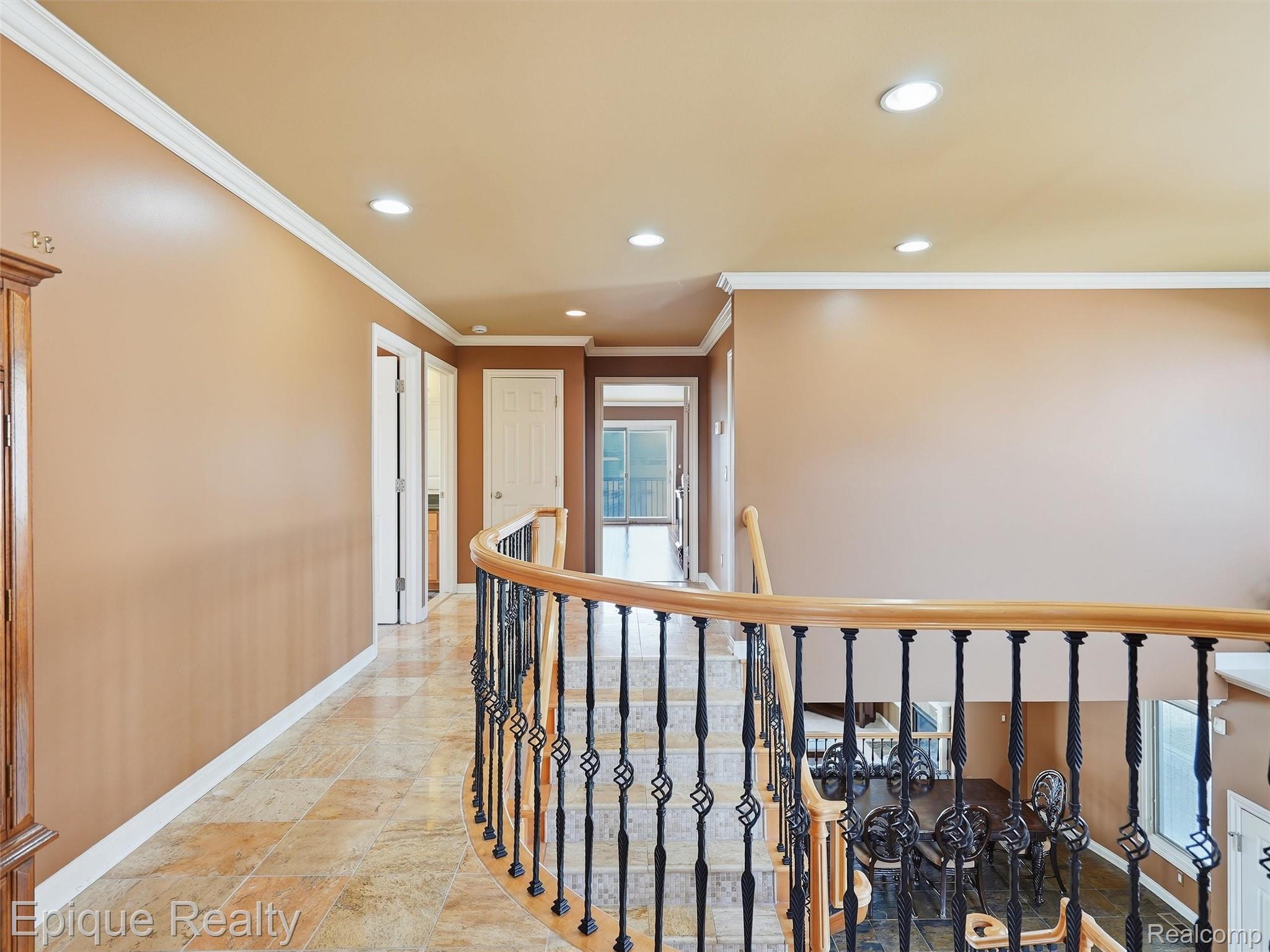 32354 N River Road Property Photo 25