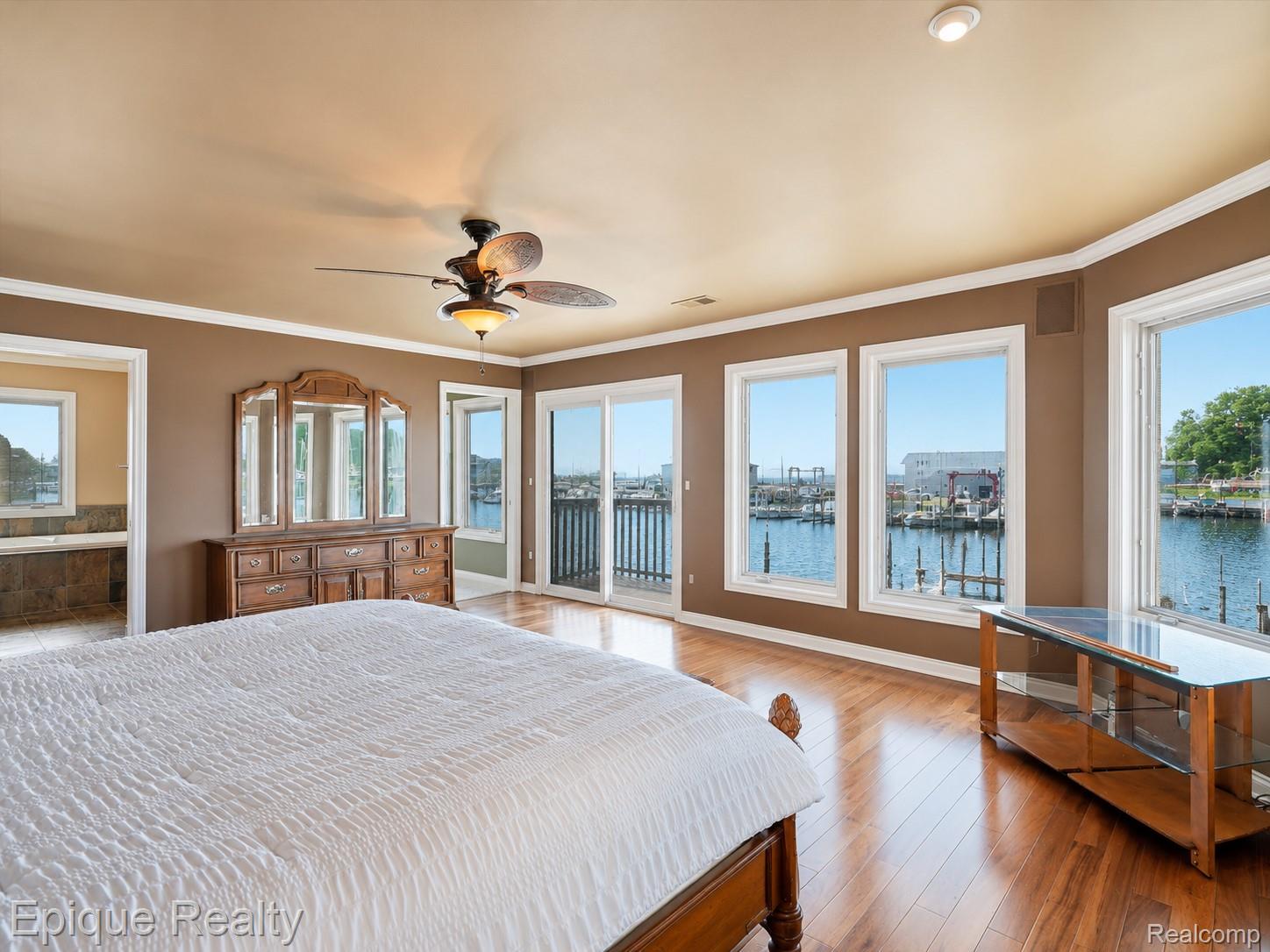 32354 N River Road Property Photo 28