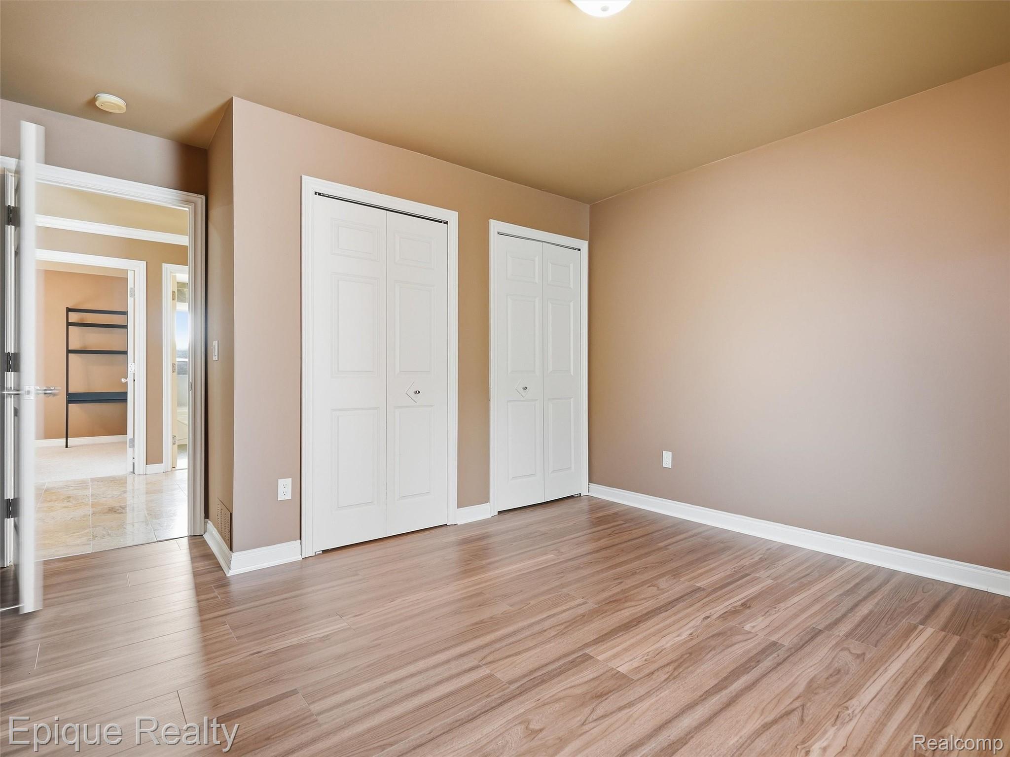 32354 N River Road Property Photo 37