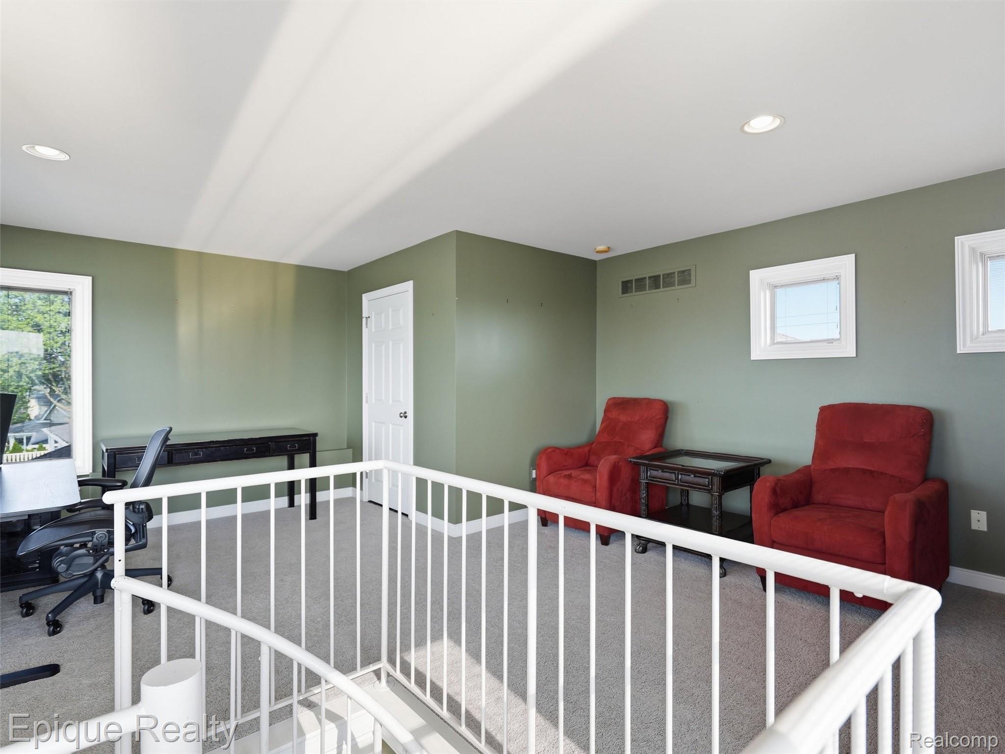 32354 N River Road Property Photo 43