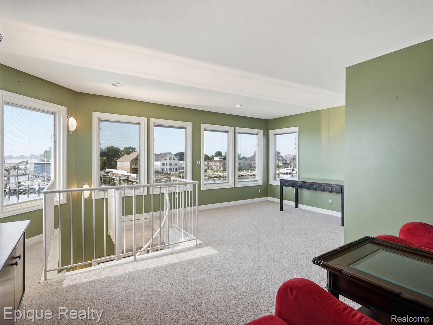 32354 N River Road Property Photo 44
