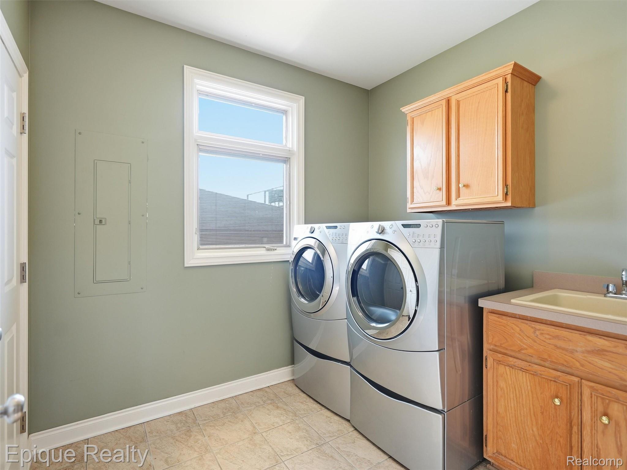 32354 N River Road Property Photo 46