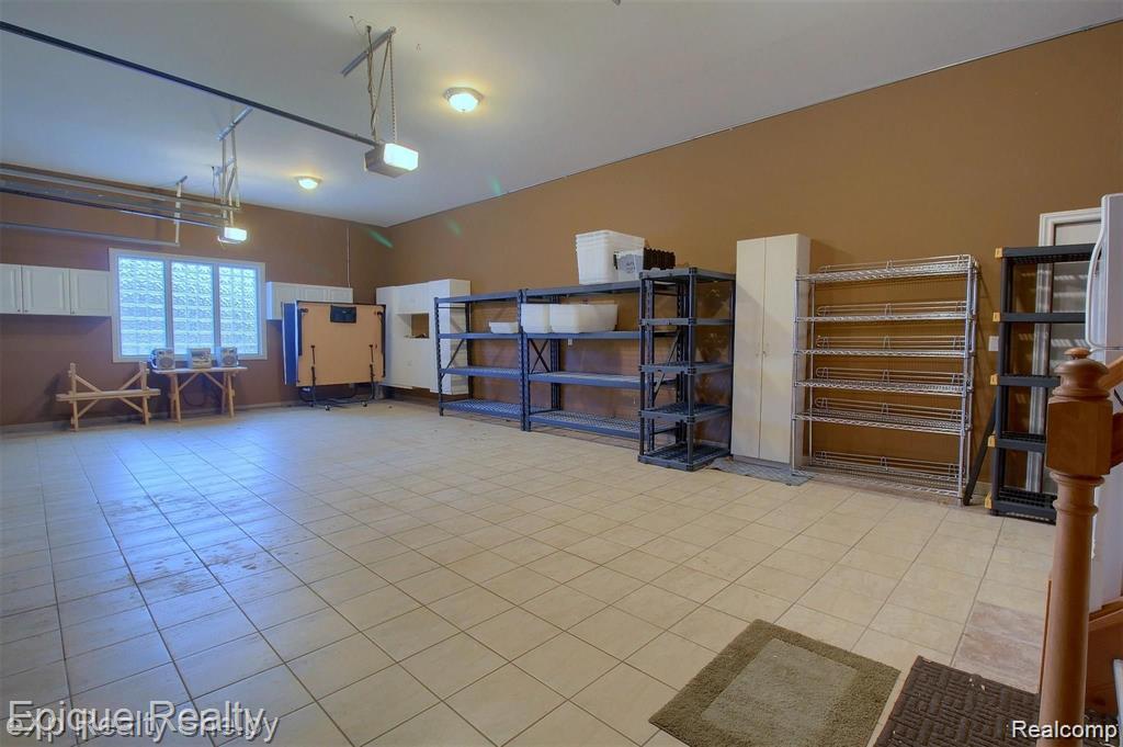 32354 N River Road Property Photo 56