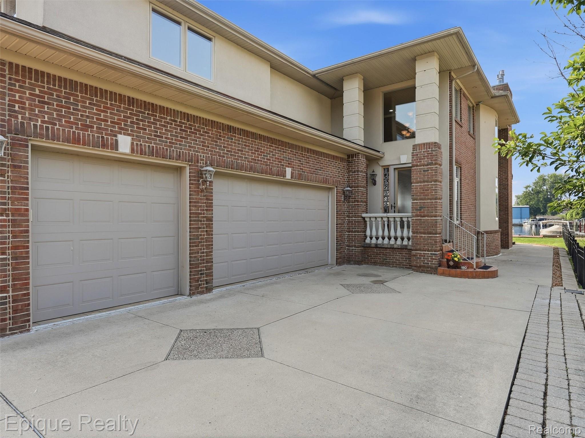 32354 N River Road Property Photo 68