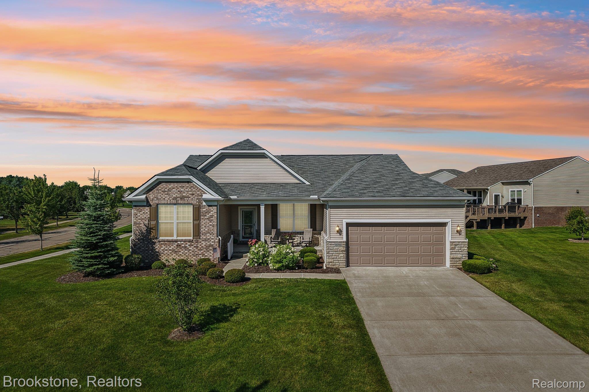 9350 Pebble Beach Lane Property Photo 1