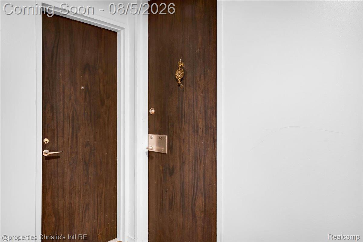 8200 E Jefferson Avenue Property Photo 6