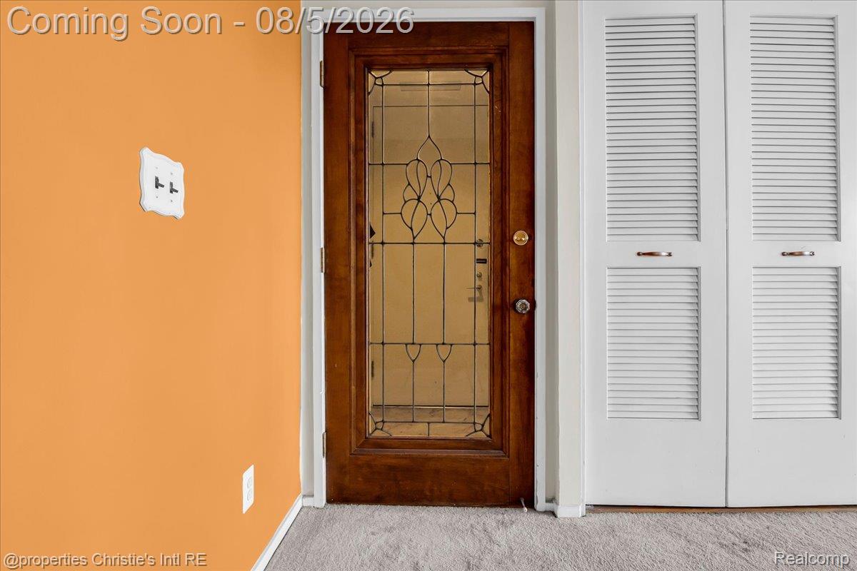 8200 E Jefferson Avenue Property Photo 7