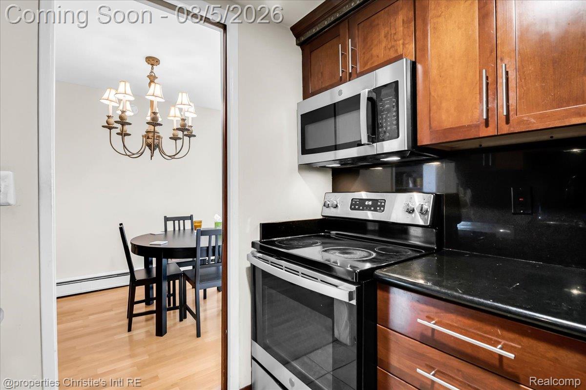 8200 E Jefferson Avenue Property Photo 21