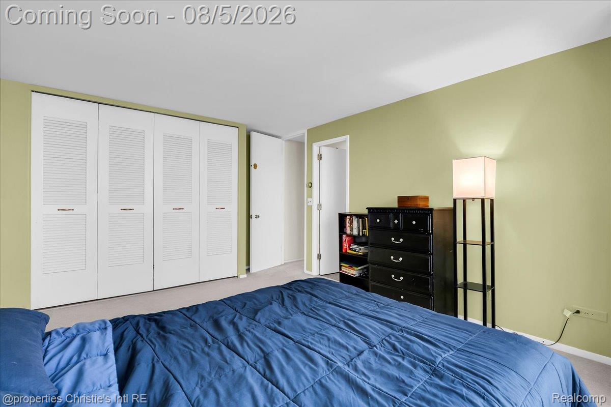 8200 E Jefferson Avenue Property Photo 26