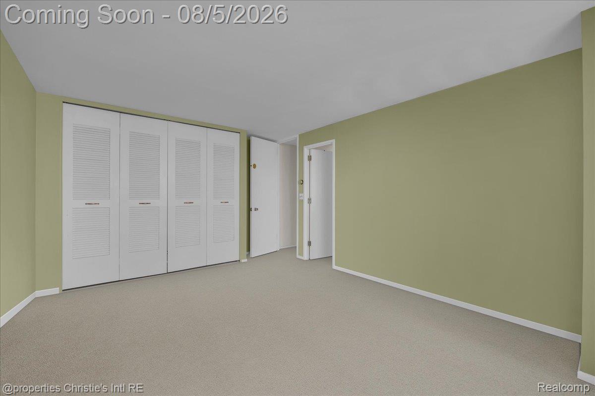8200 E Jefferson Avenue Property Photo 27