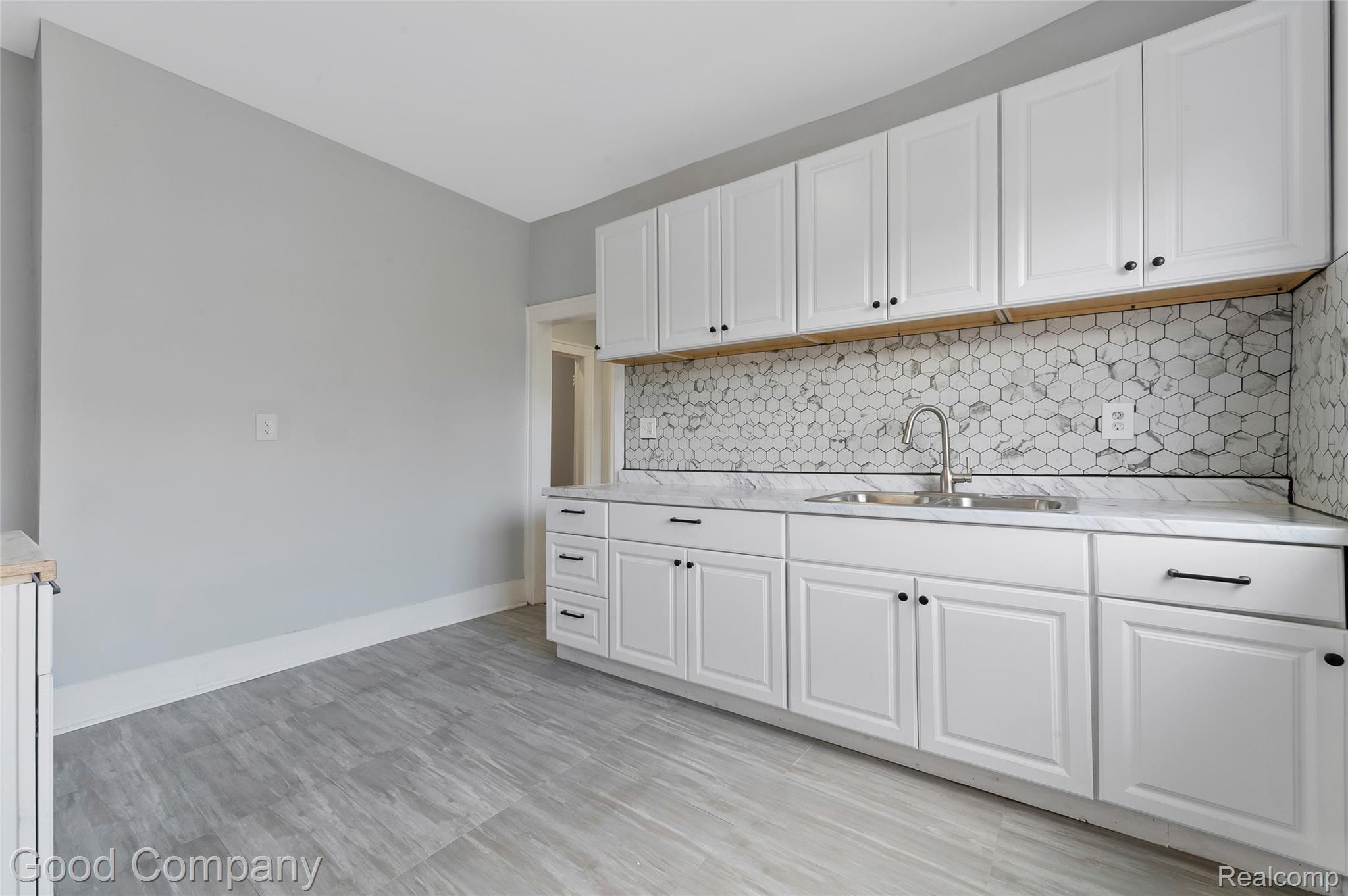4003 Pingree Street Property Photo 15