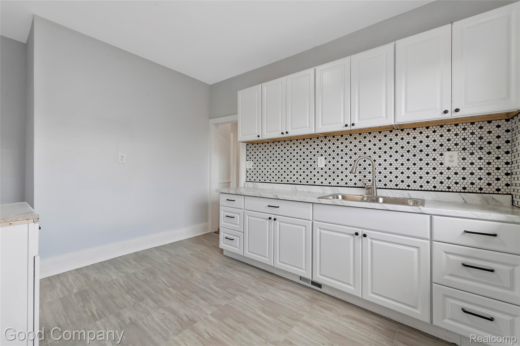 4003 Pingree Street Property Photo 37