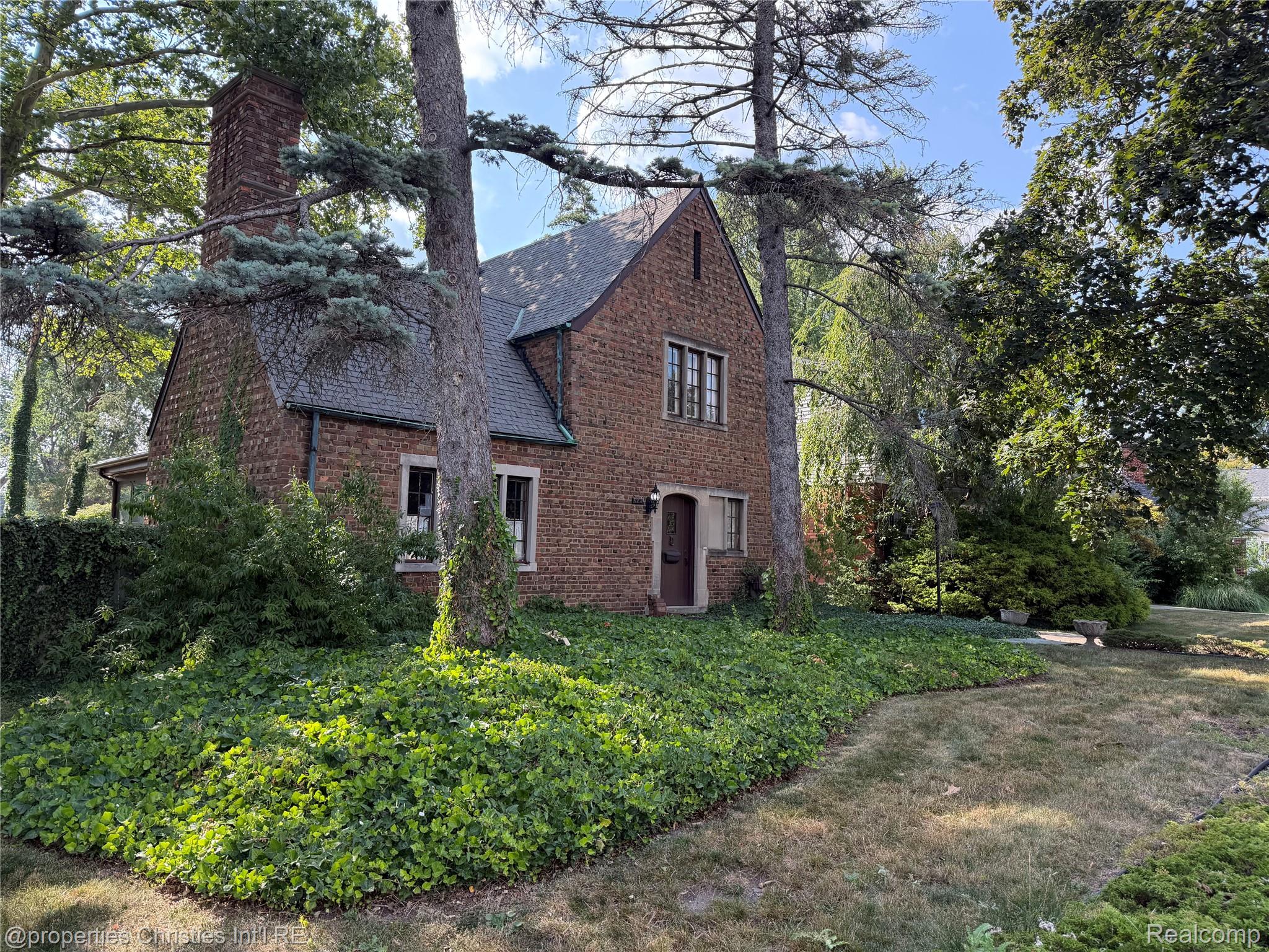 623 Coolidge Road Property Photo 3