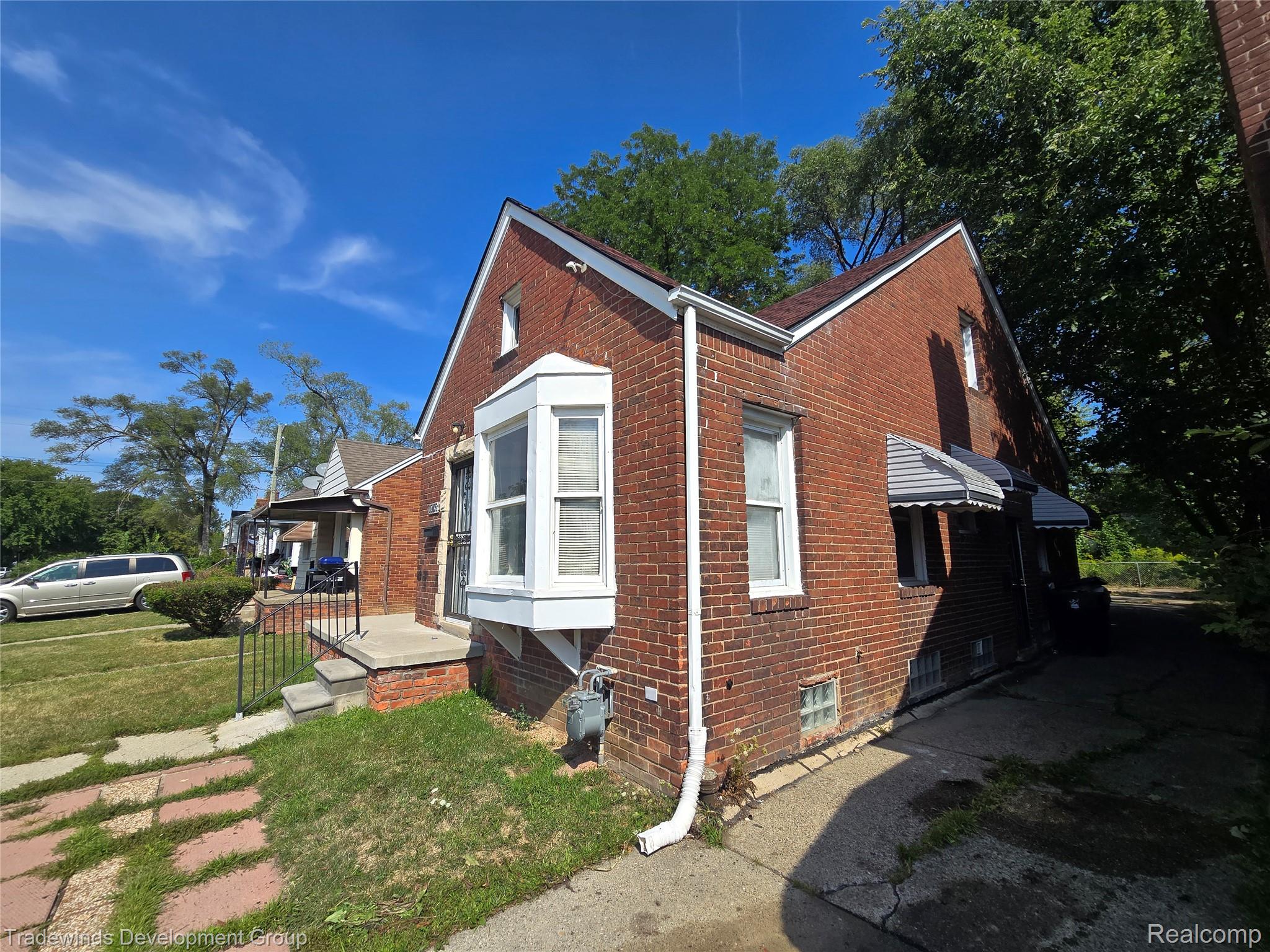 10742 Balfour Road Property Photo 2