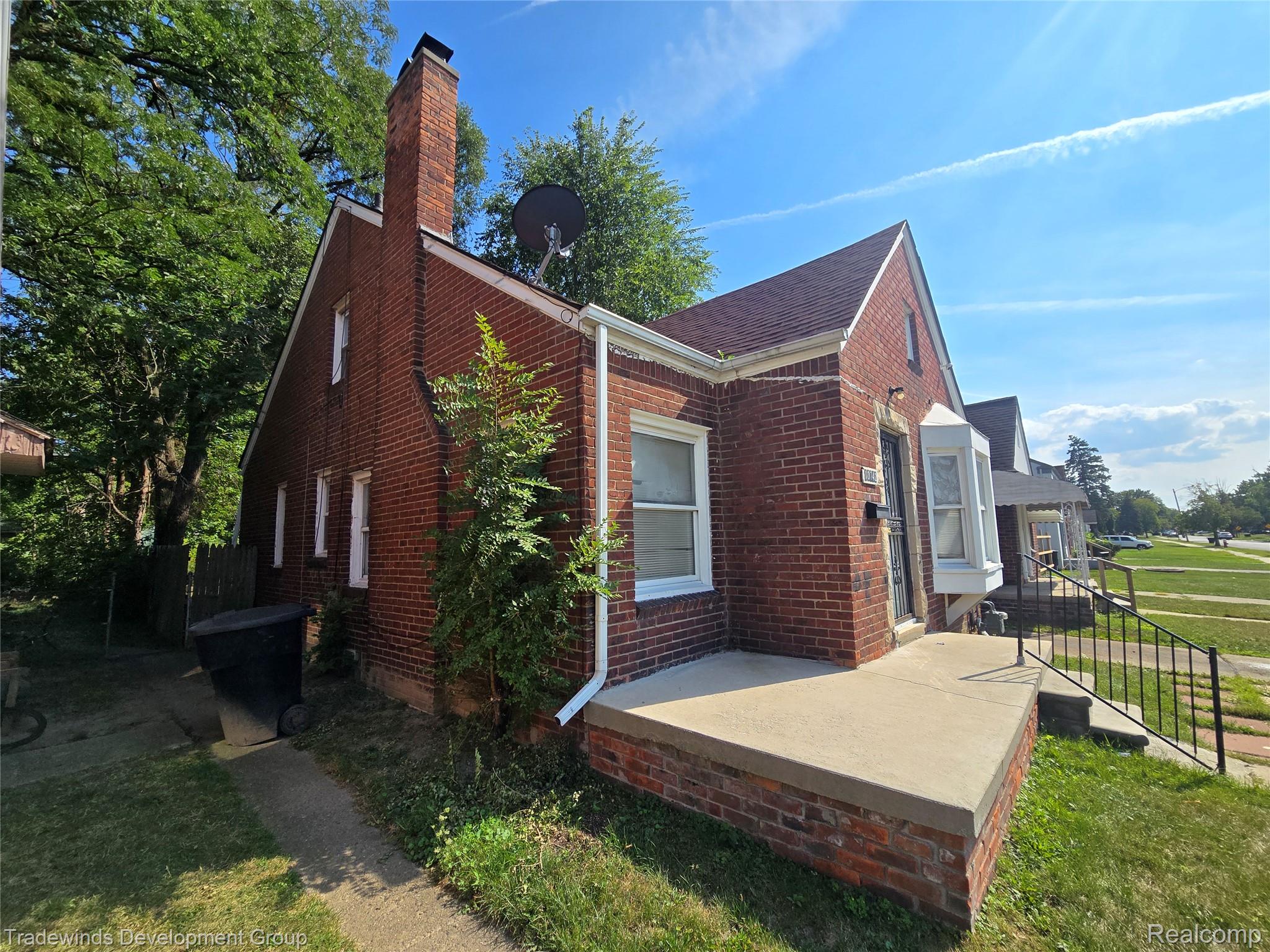 10742 Balfour Road Property Photo 3