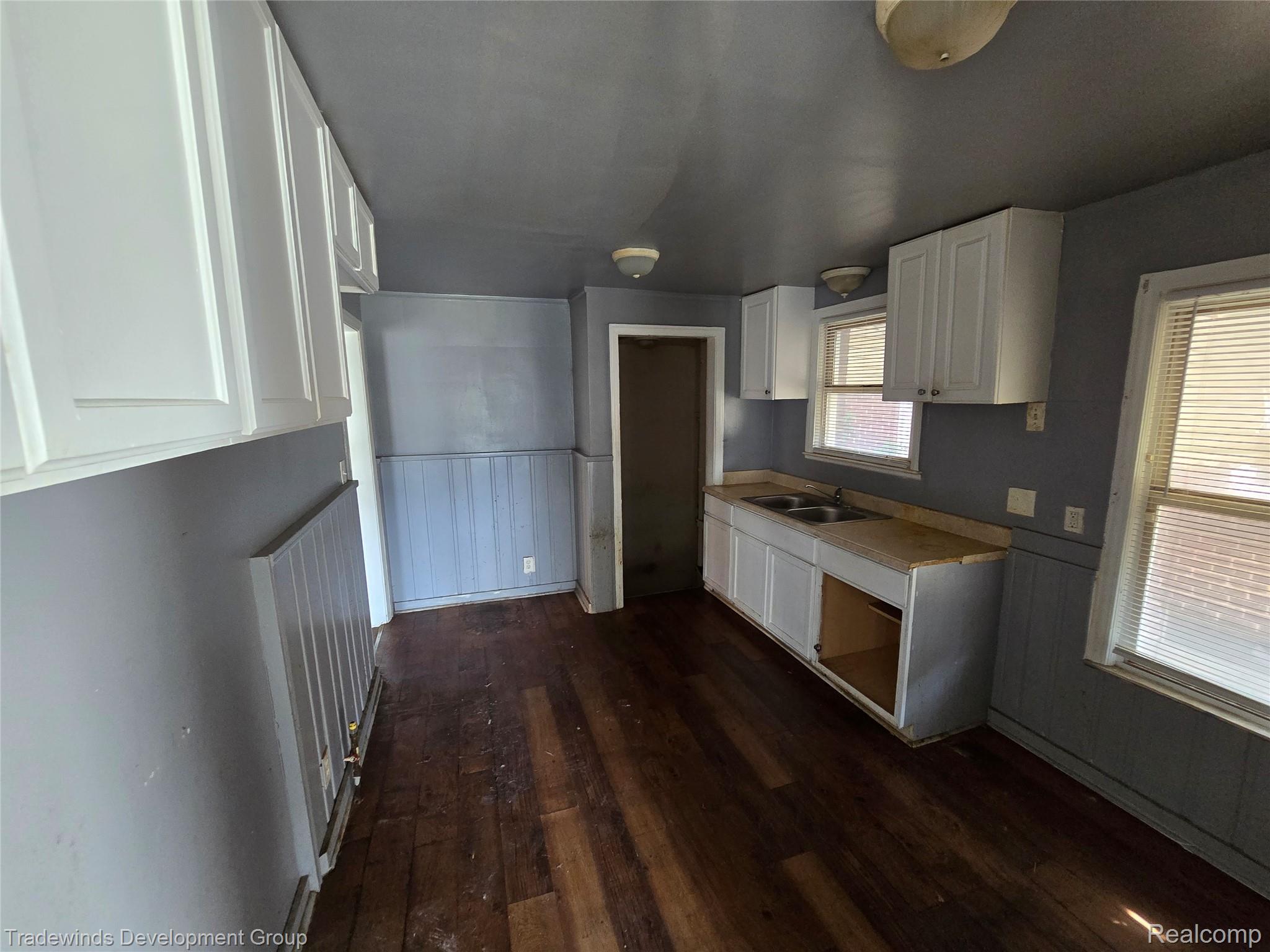 10742 Balfour Road Property Photo 9