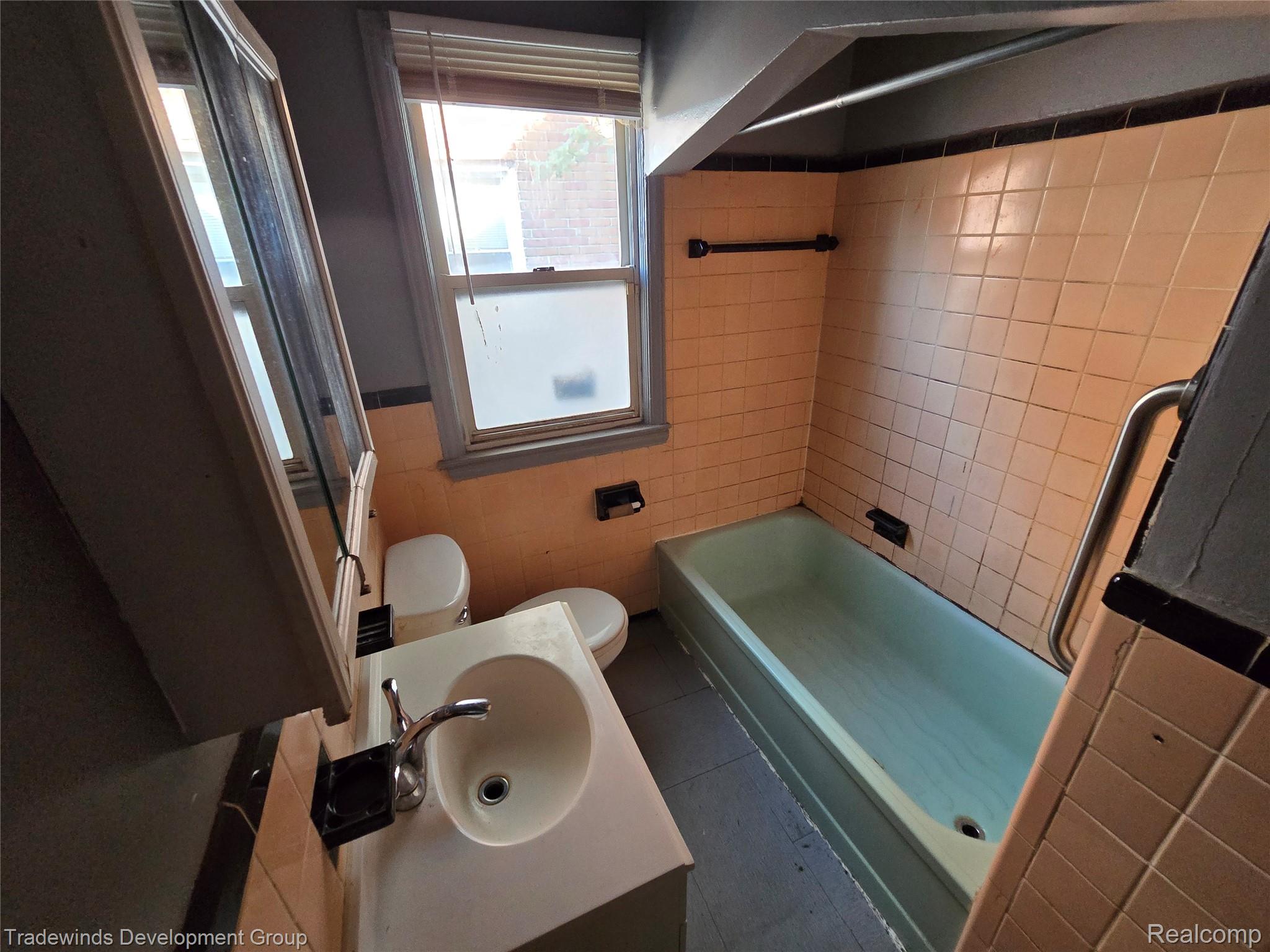 10742 Balfour Road Property Photo 12