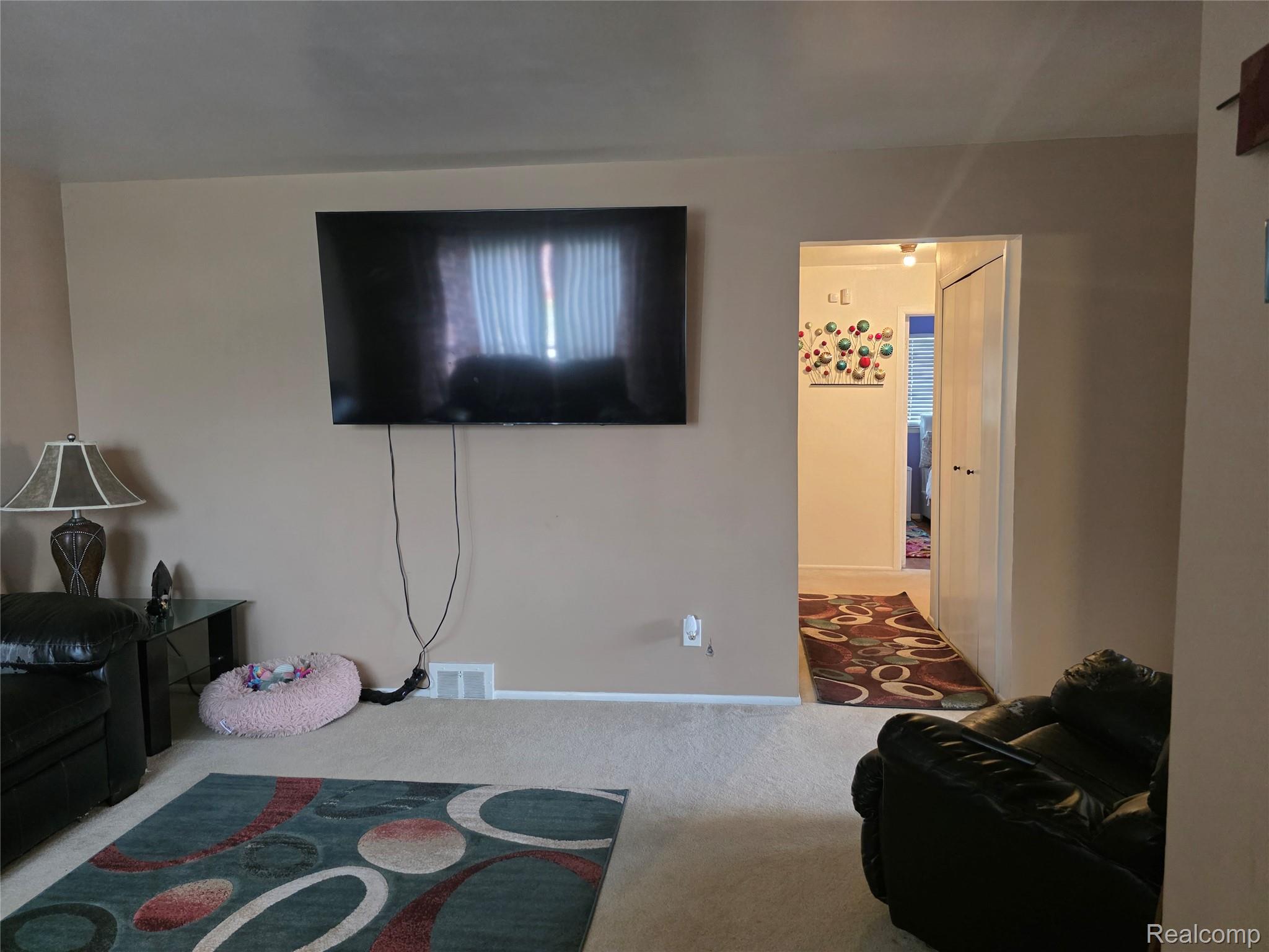 8841 Wormer Property Photo 5