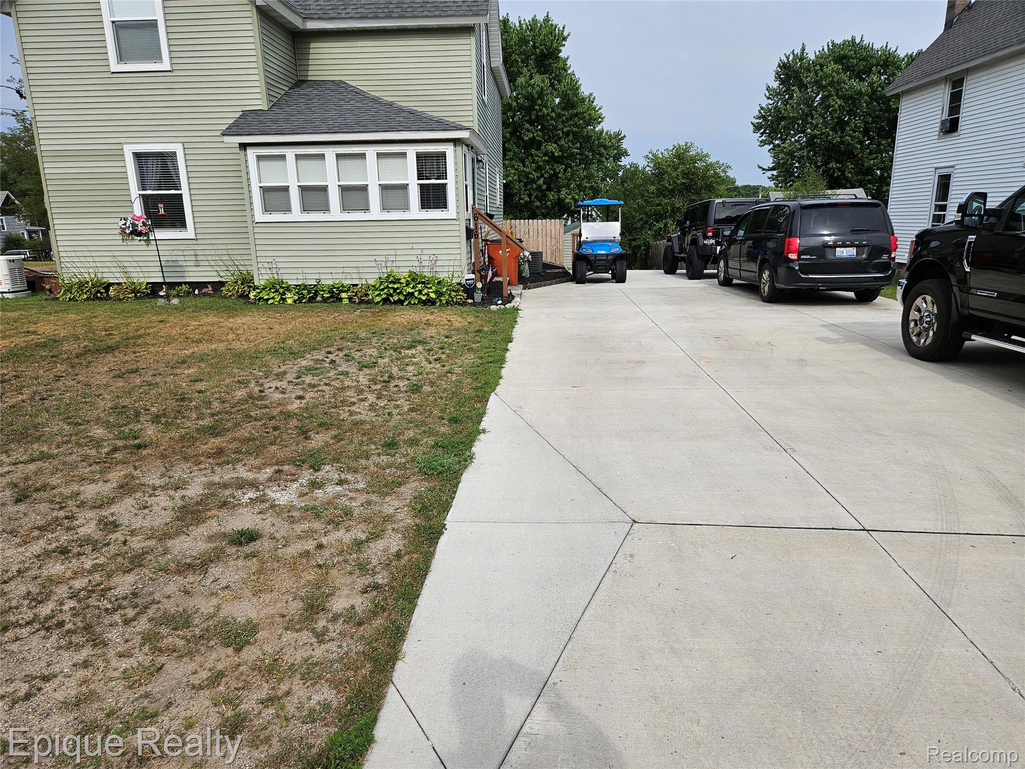 616 Crawford Street Property Photo 2