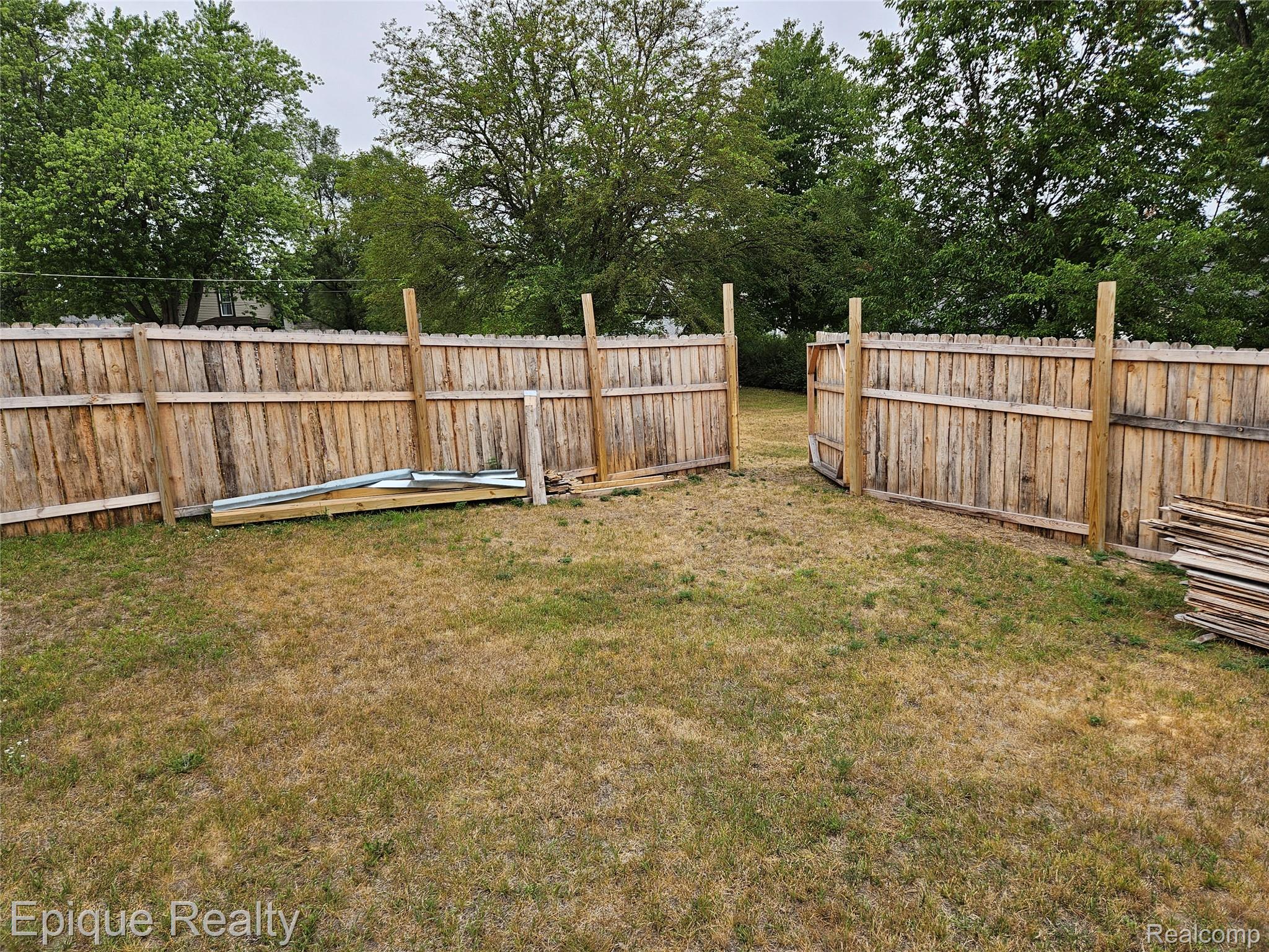 616 Crawford Street Property Photo 8
