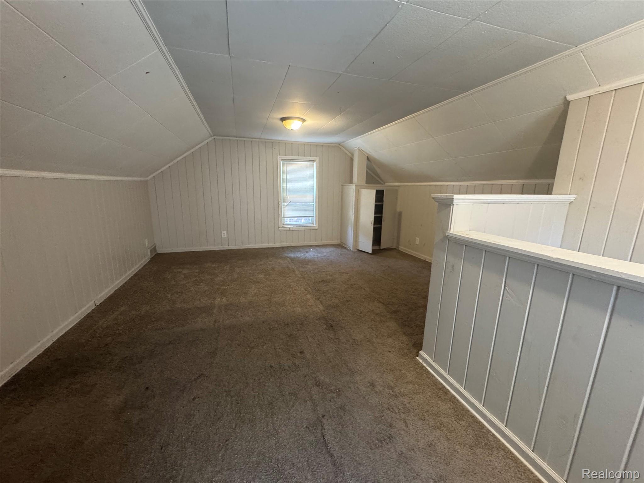 20452 Tracey Street Property Photo 10