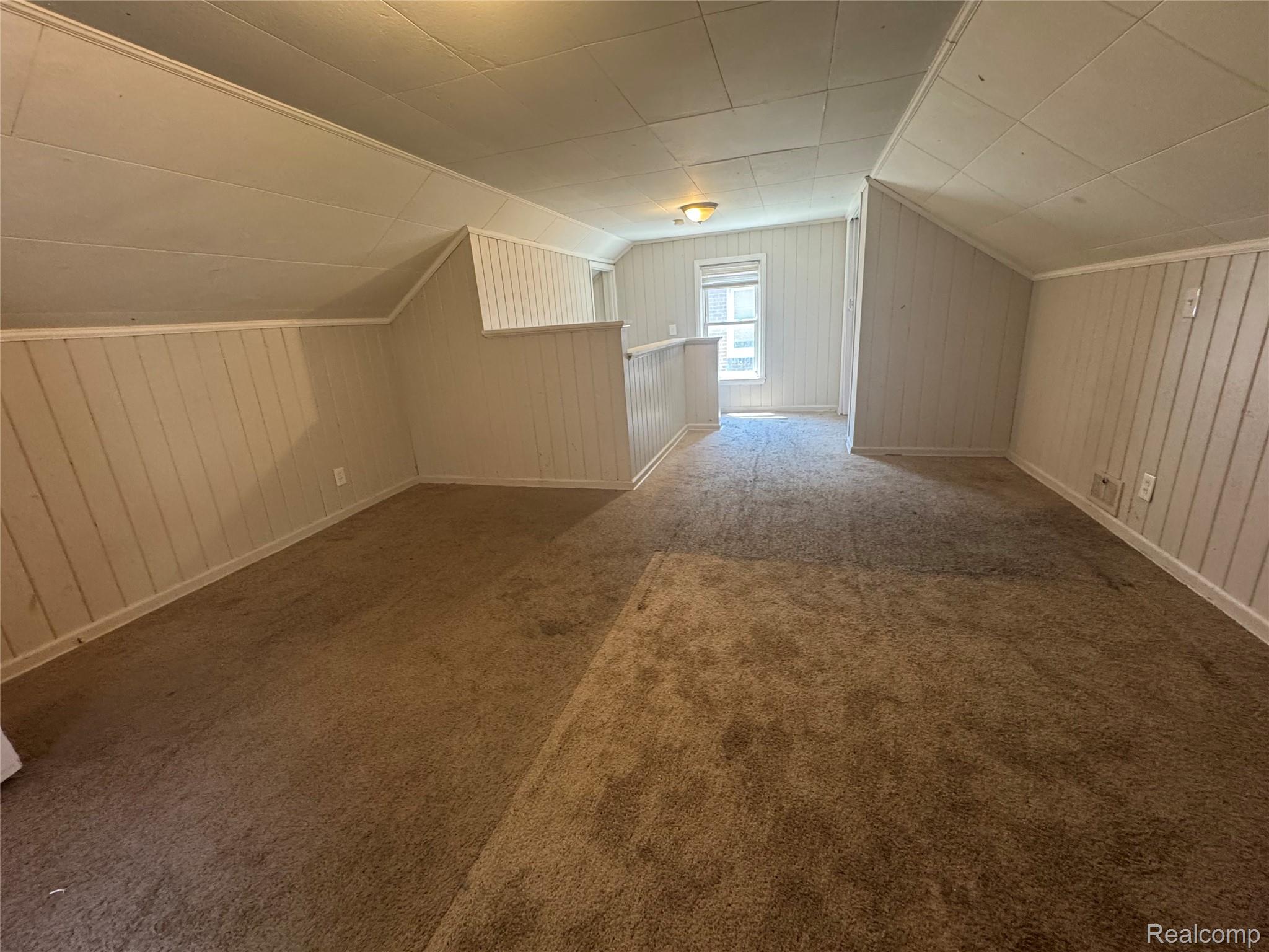 20452 Tracey Street Property Photo 11