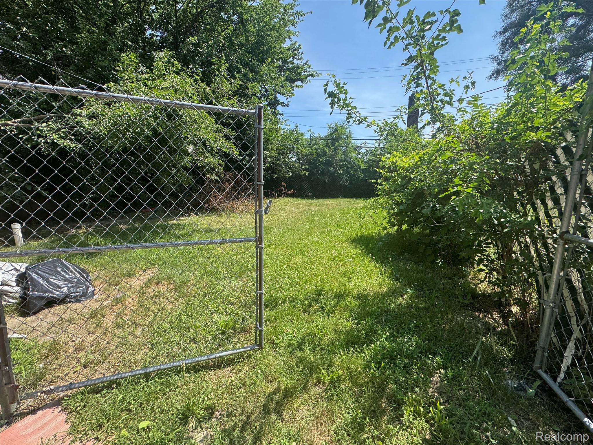 20452 Tracey Street Property Photo 14