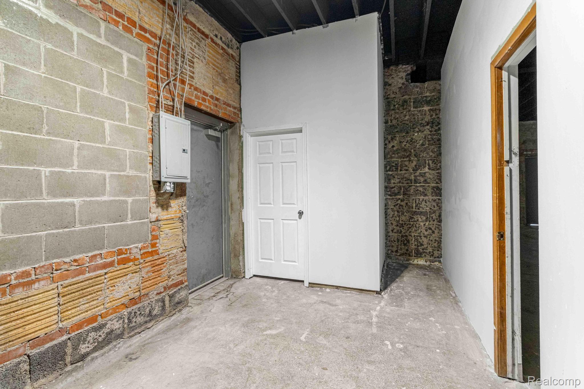 1021 E State Fair Property Photo 10