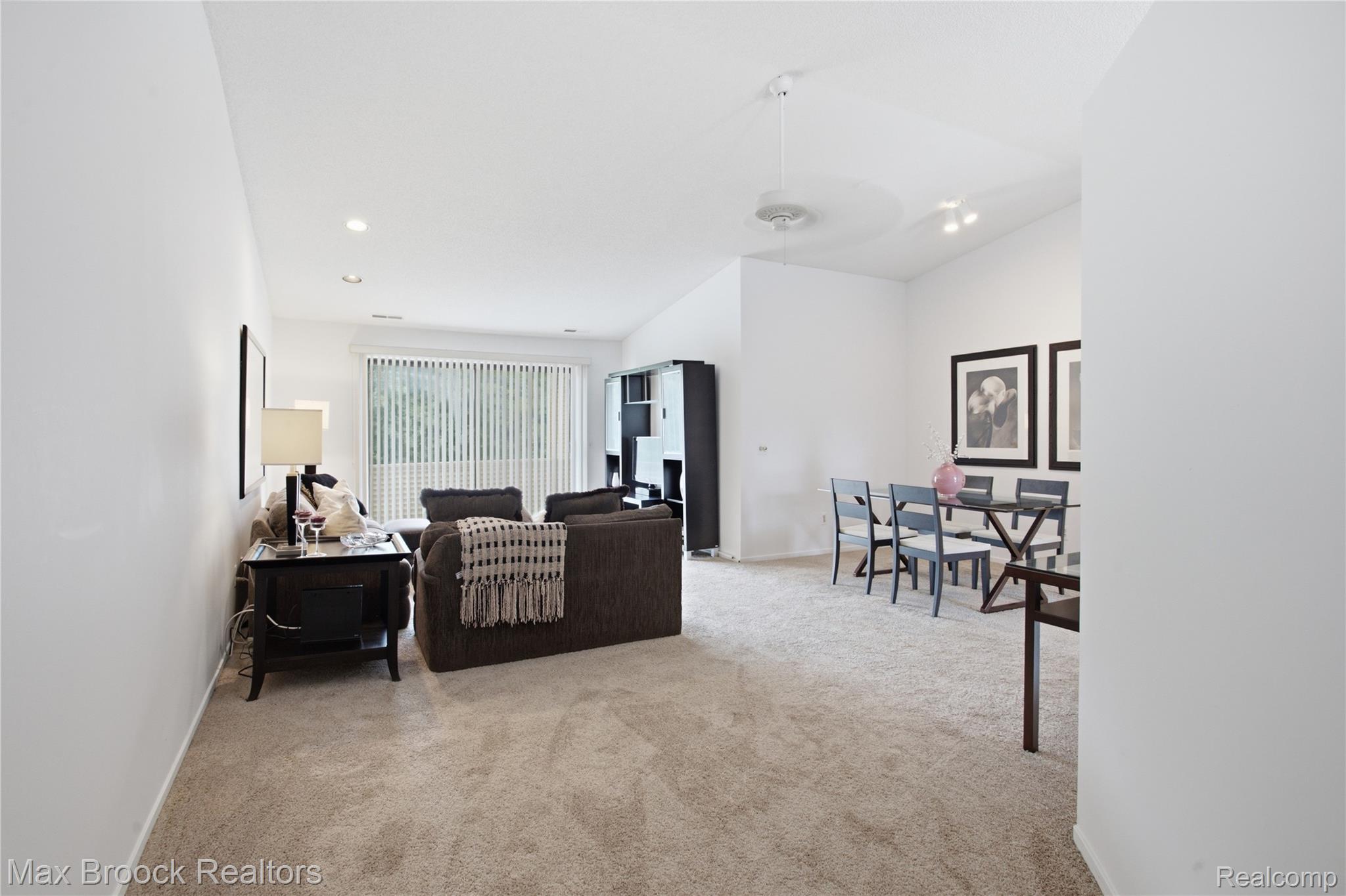 6580 Ridgefield Circle 203 Property Photo 5