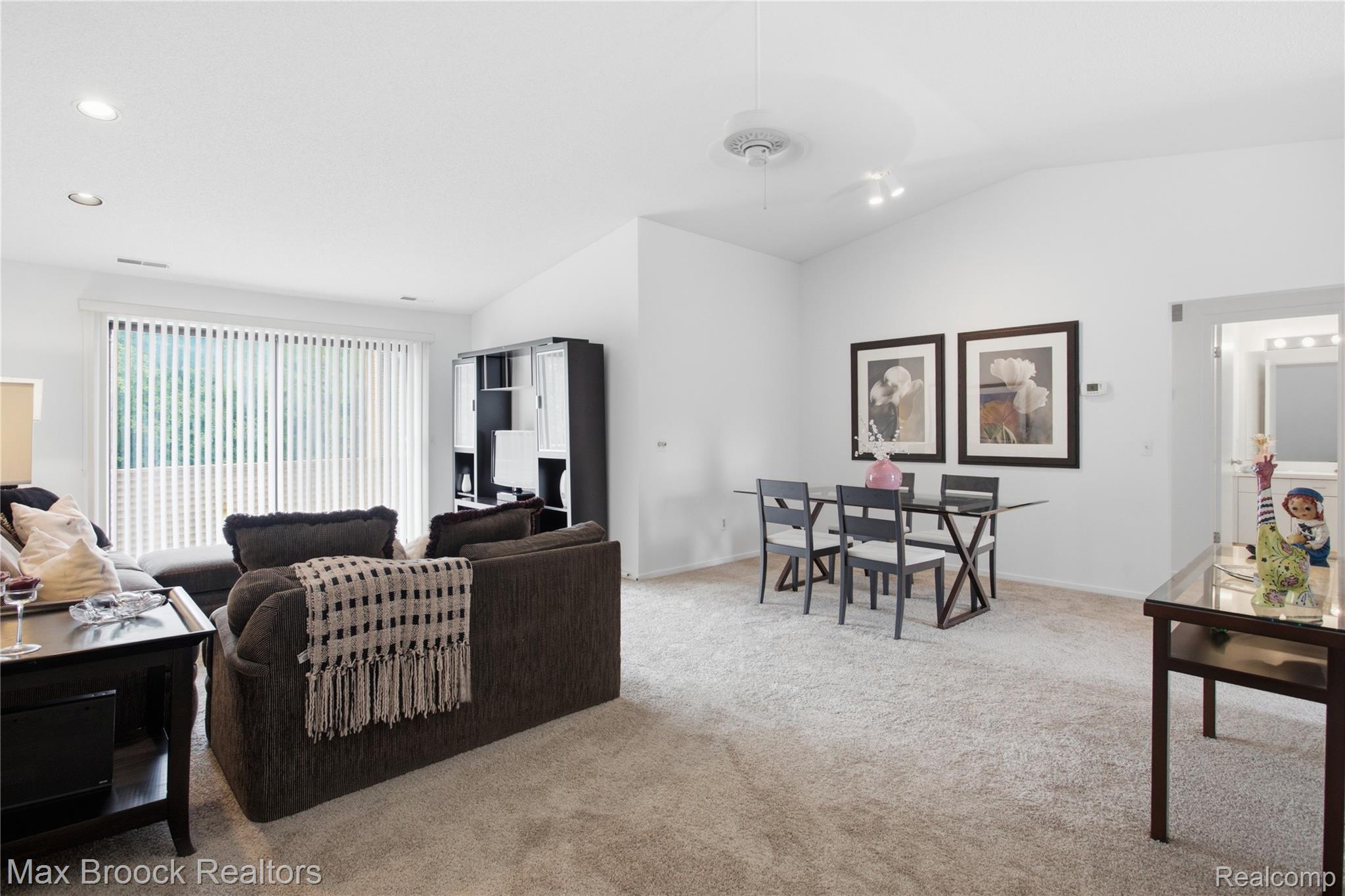 6580 Ridgefield Circle 203 Property Photo 6